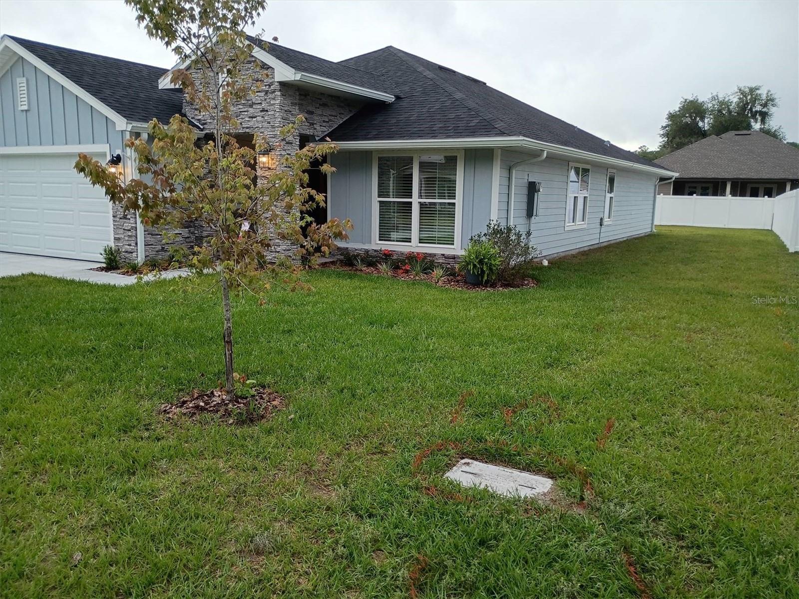 Image 4 of 50 For 203 Silver Palm Drive