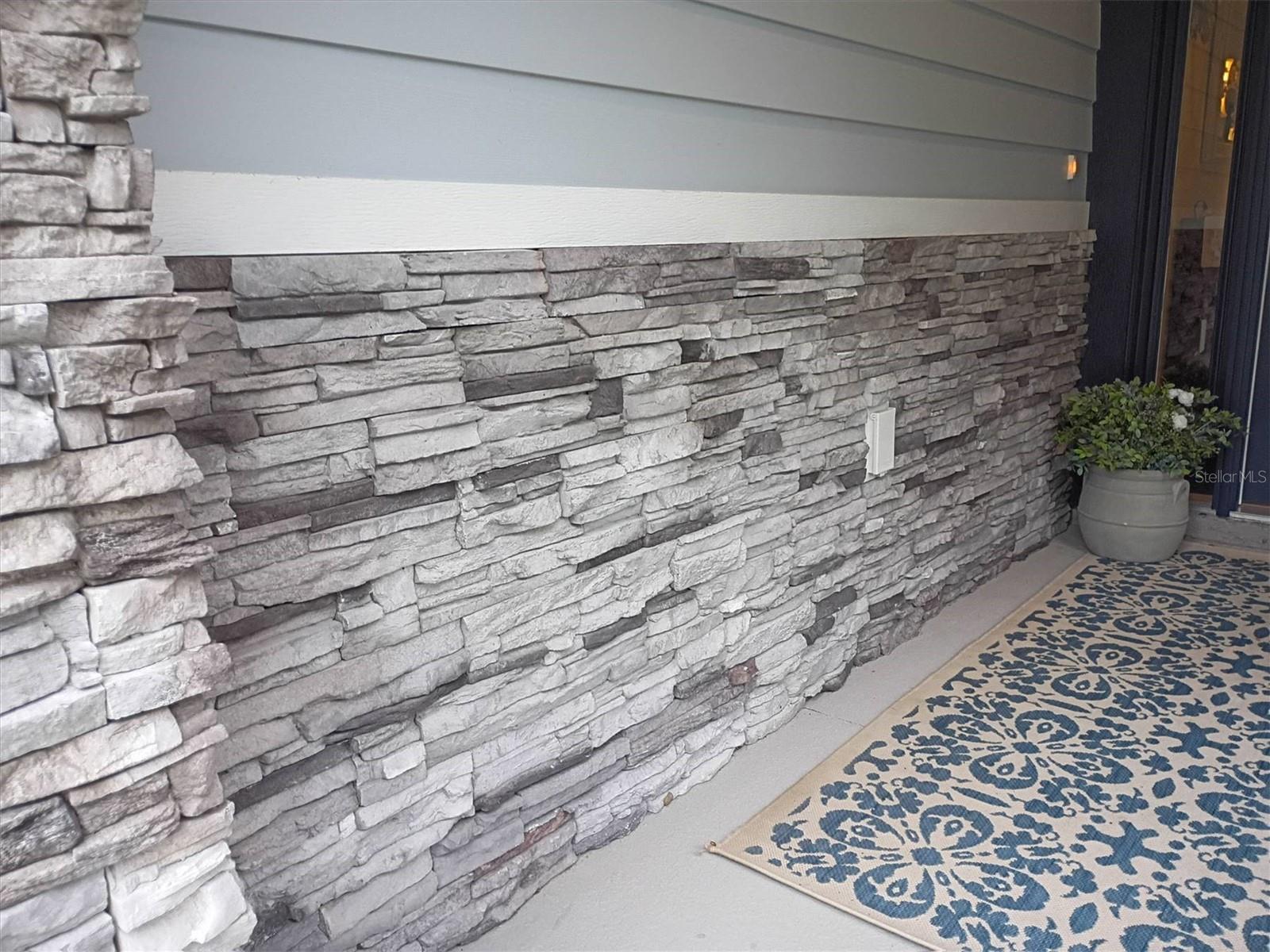 Image 9 of 50 For 203 Silver Palm Drive
