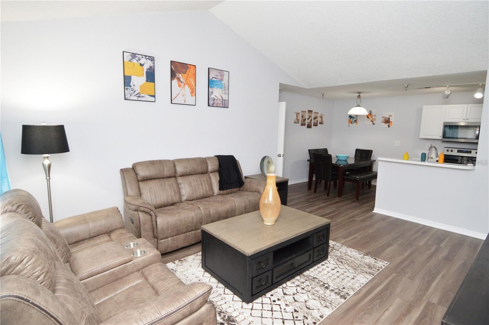 Image 14 of 96 For 10265 Gandy Boulevard N 1002