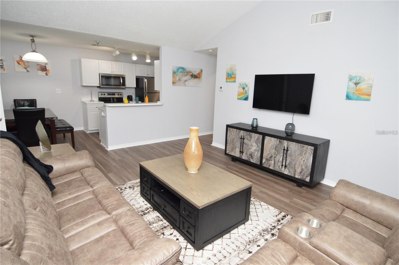 Image 15 of 96 For 10265 Gandy Boulevard N 1002