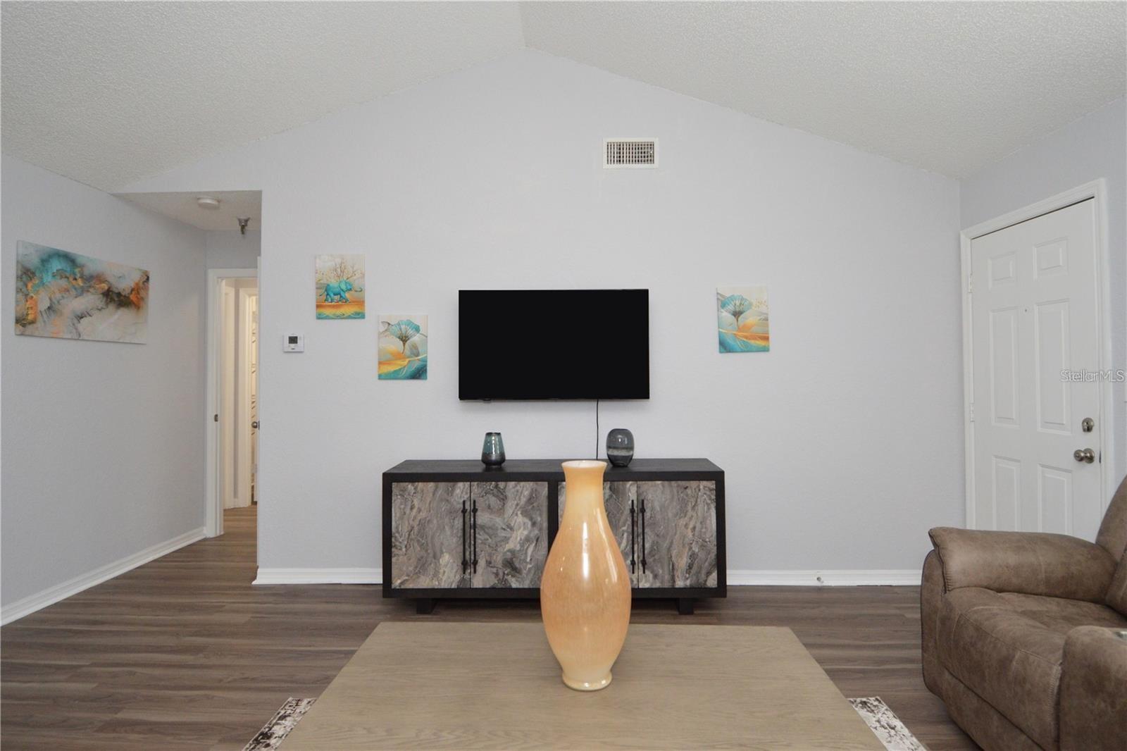 Image 16 of 96 For 10265 Gandy Boulevard N 1002