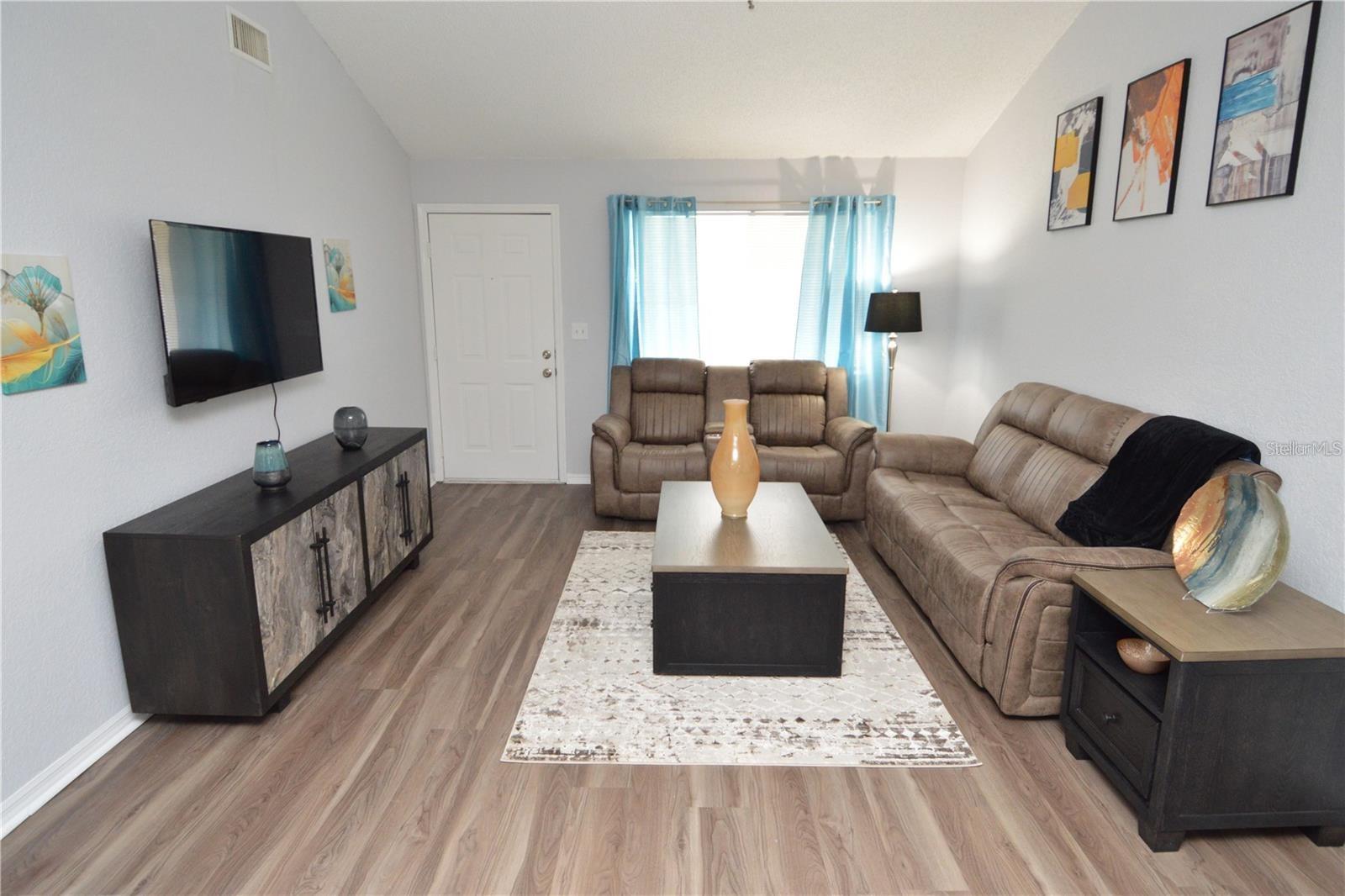 Image 18 of 96 For 10265 Gandy Boulevard N 1002