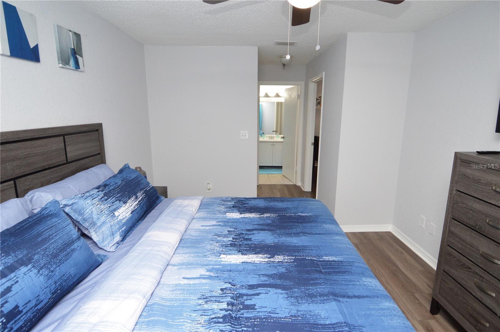 Image 25 of 96 For 10265 Gandy Boulevard N 1002