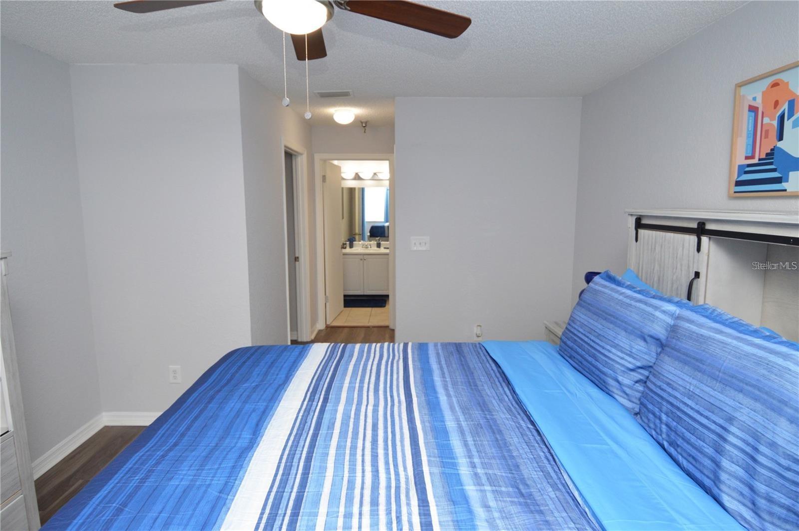 Image 38 of 96 For 10265 Gandy Boulevard N 1002