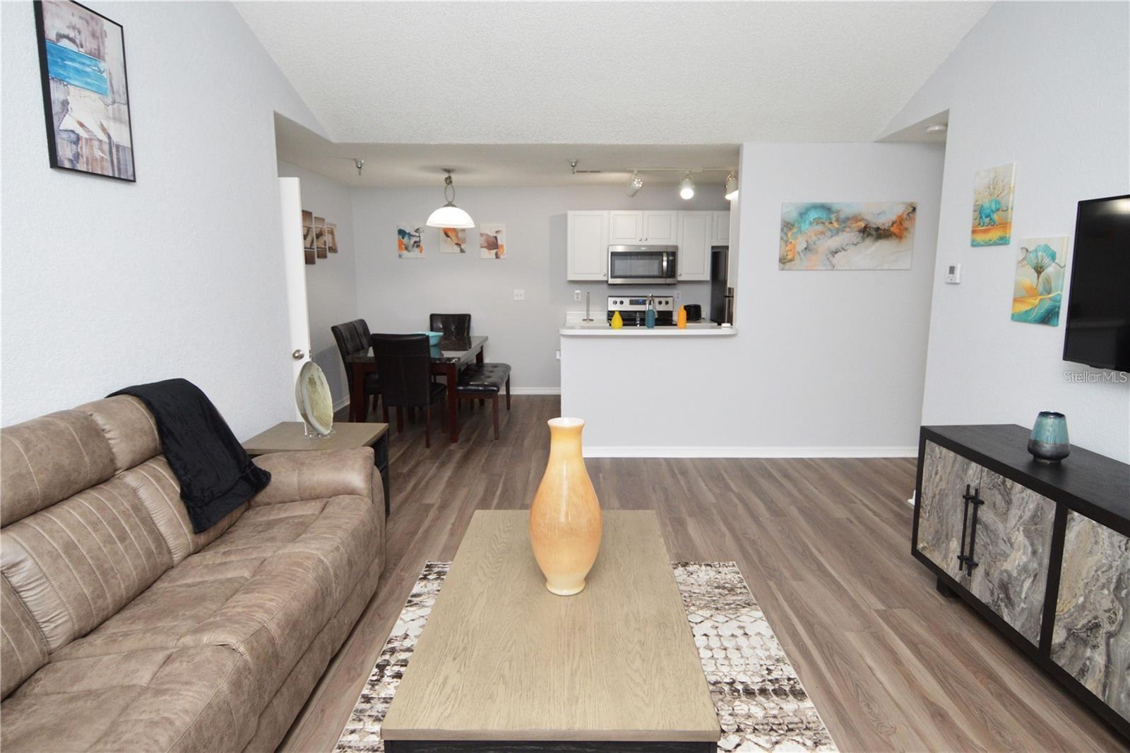 Image 4 of 96 For 10265 Gandy Boulevard N 1002