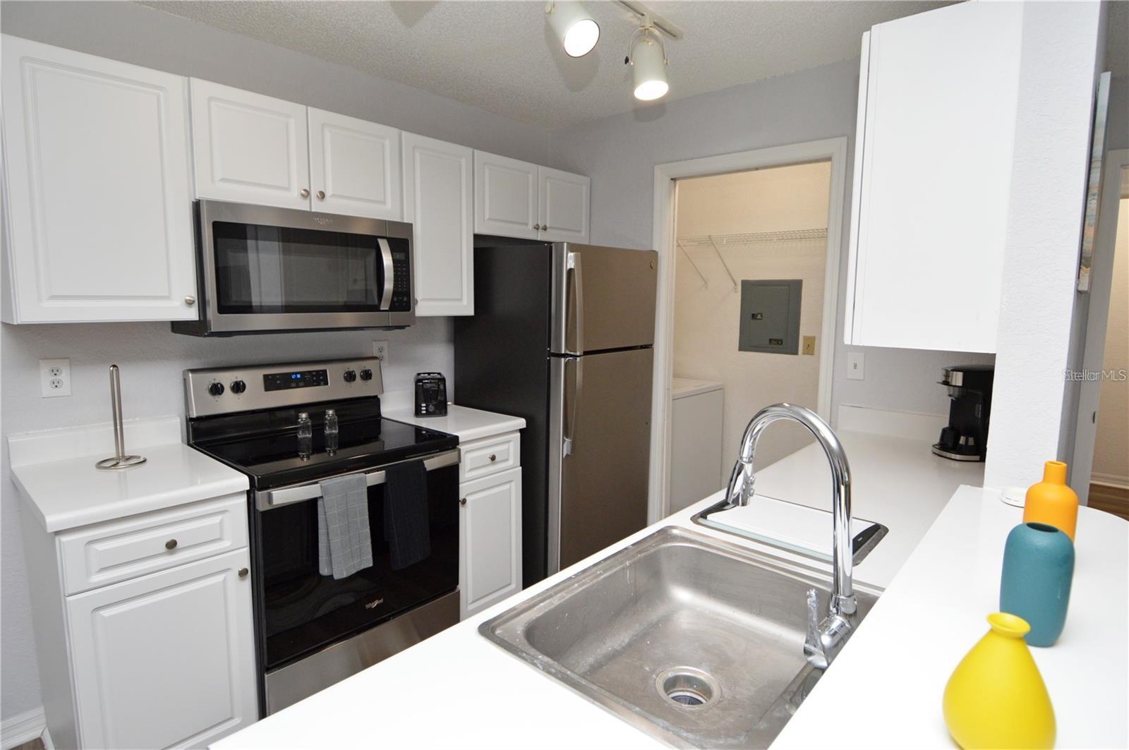 Image 5 of 96 For 10265 Gandy Boulevard N 1002