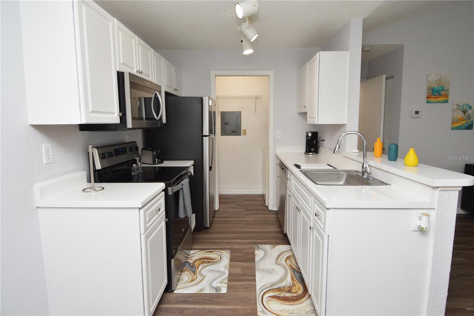 Image 7 of 96 For 10265 Gandy Boulevard N 1002