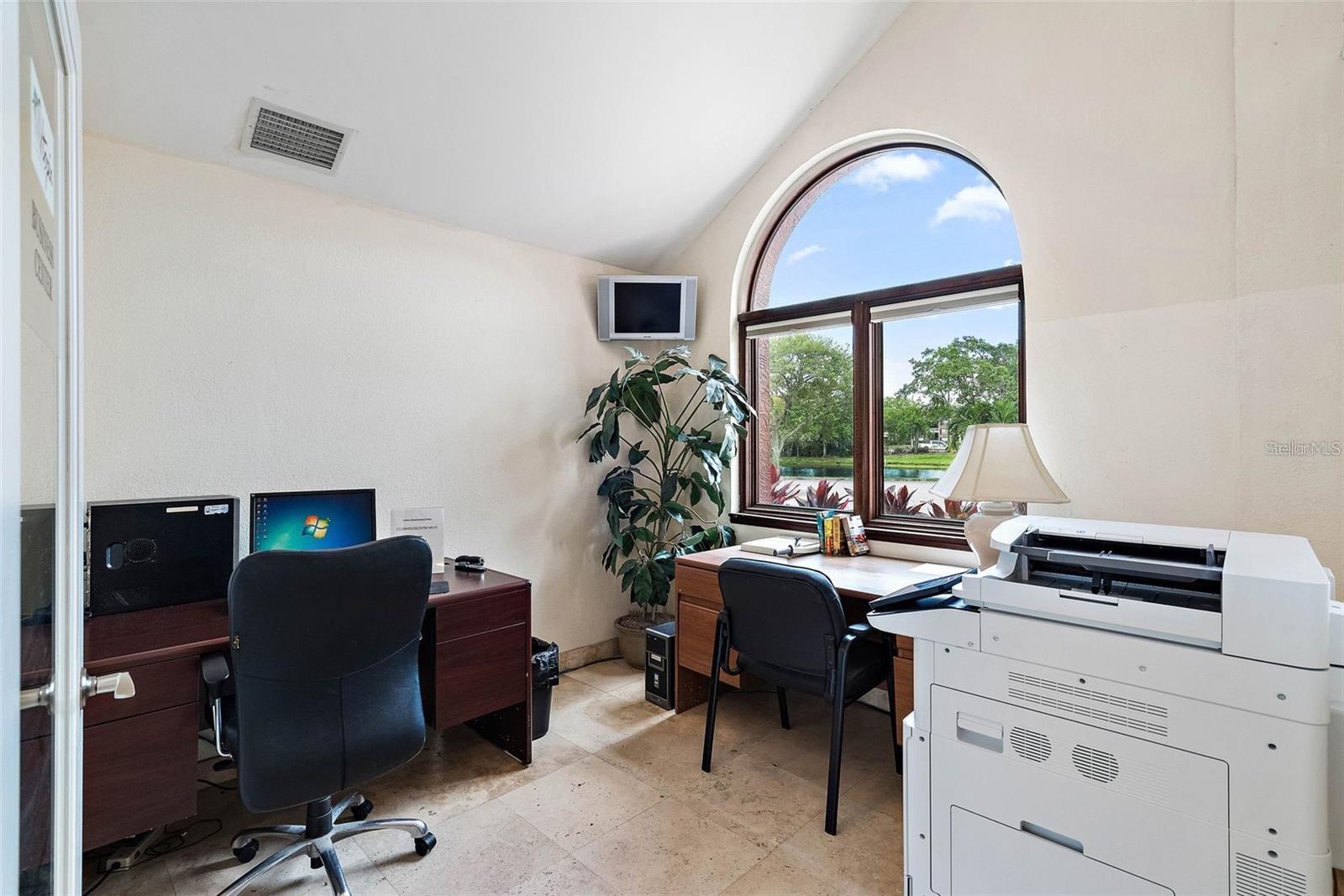 Image 74 of 96 For 10265 Gandy Boulevard N 1002