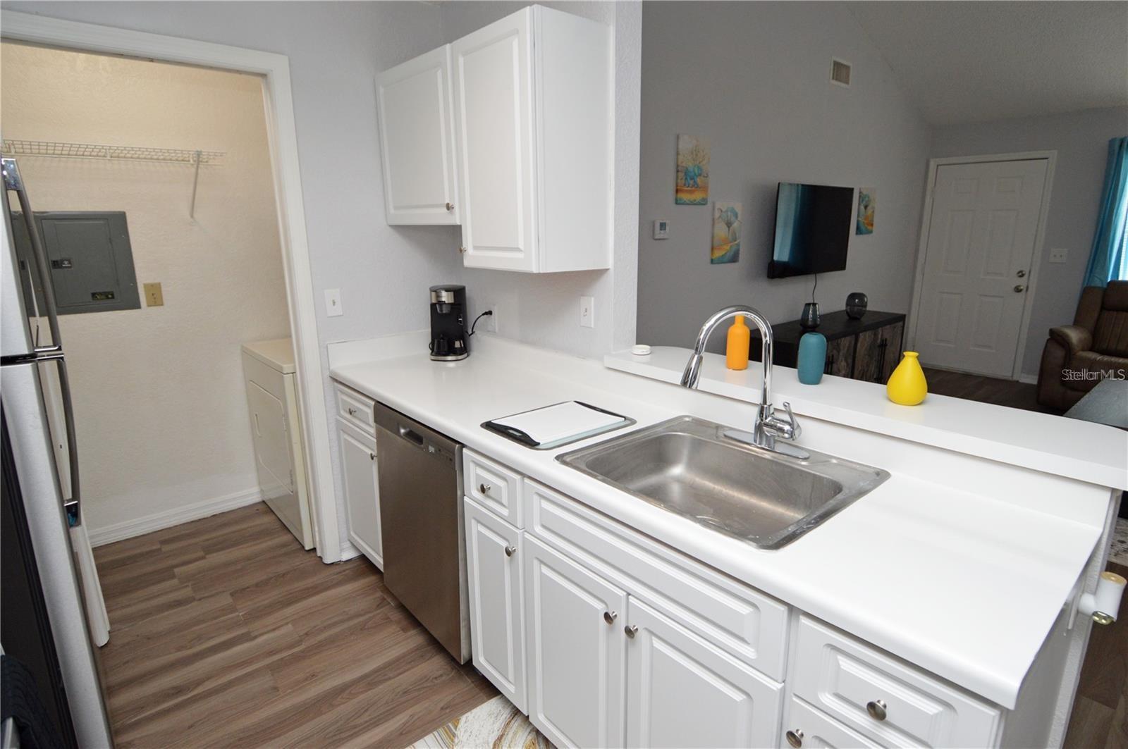 Image 8 of 96 For 10265 Gandy Boulevard N 1002