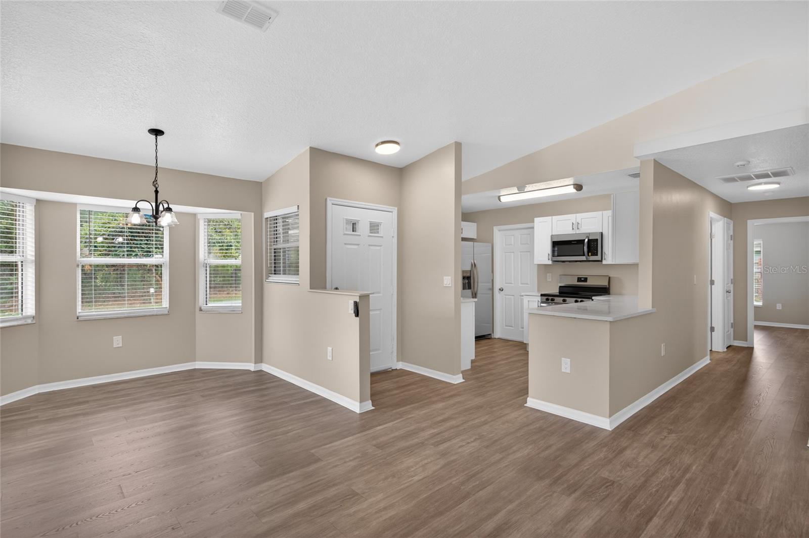 Image 13 of 40 For 799 Wycliffe Lane