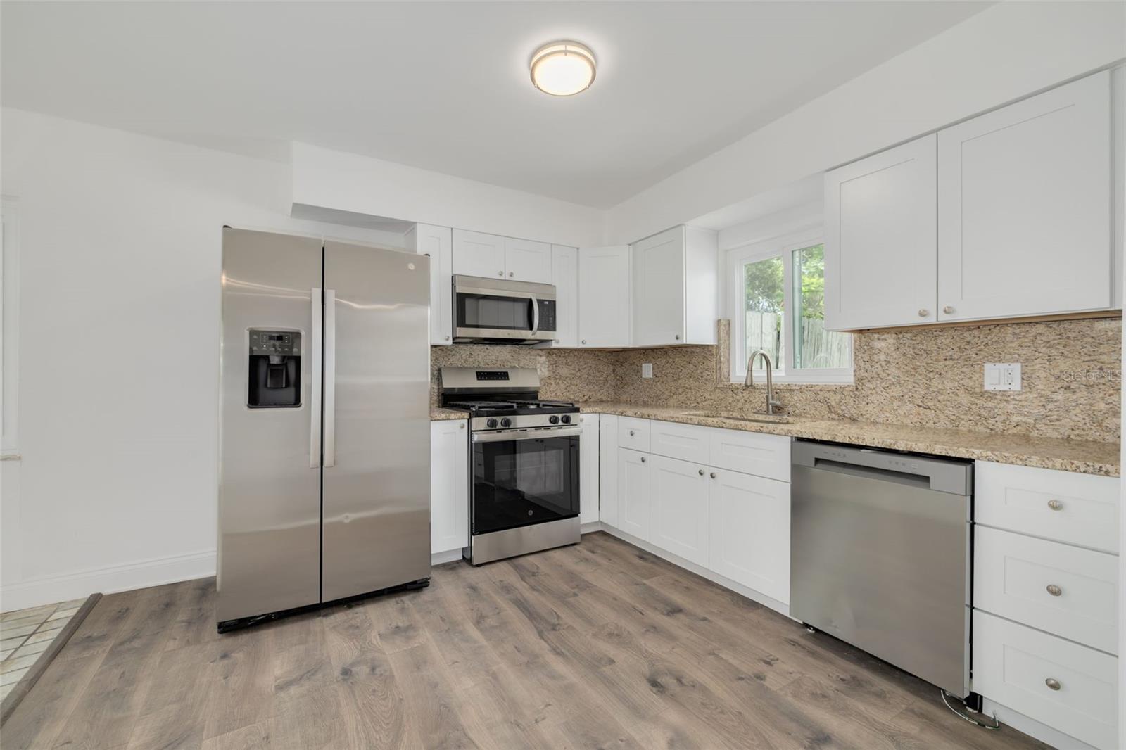 Image 9 of 27 For 2120 23rd Street Sw