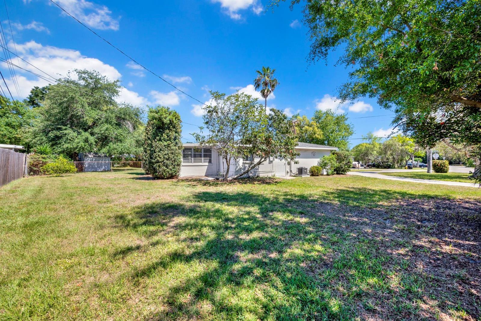 Image 6 of 30 For 10597 110th Avenue