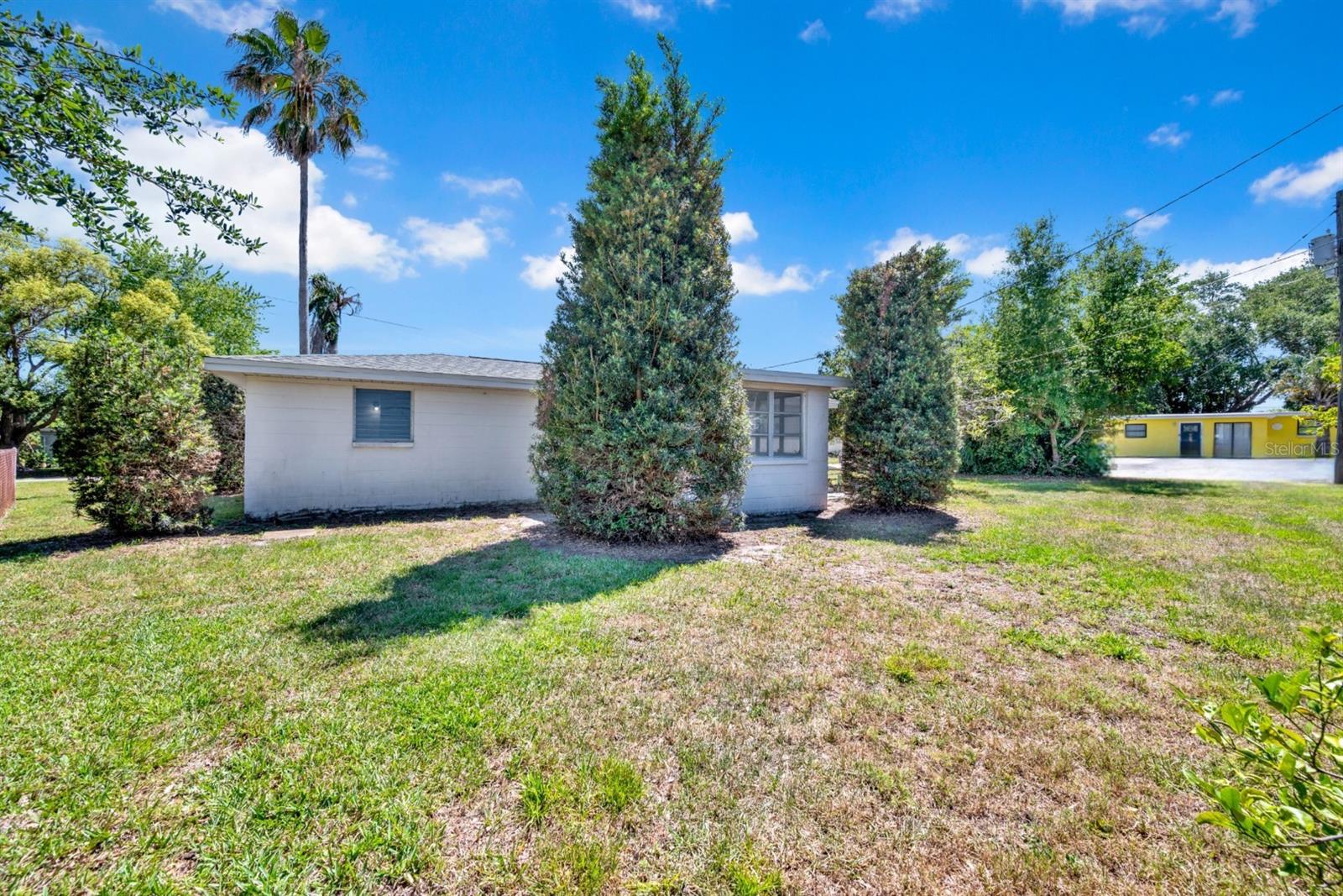 Image 8 of 30 For 10597 110th Avenue