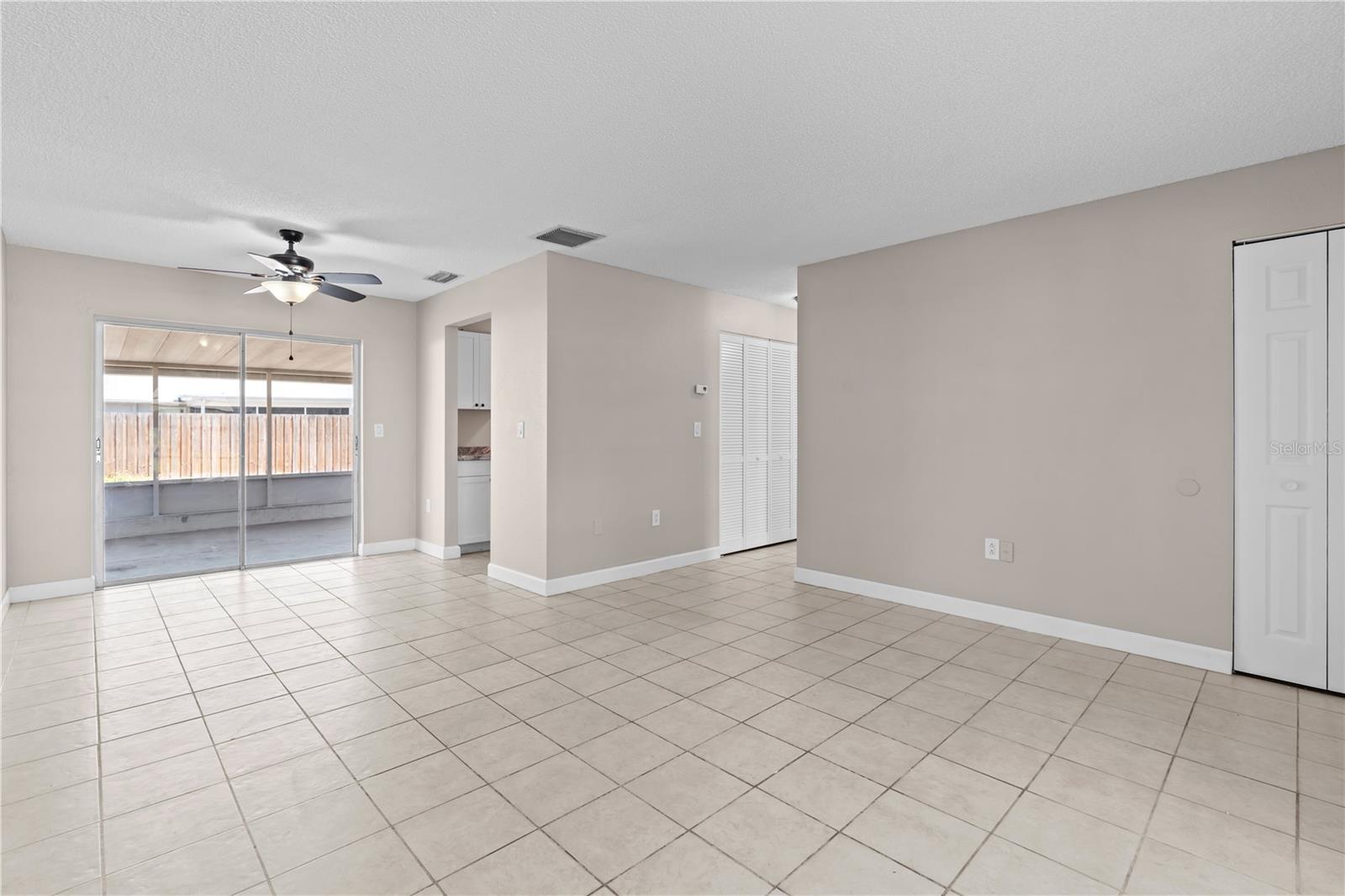 Listing photo id 11 for 7503 Culver Lane