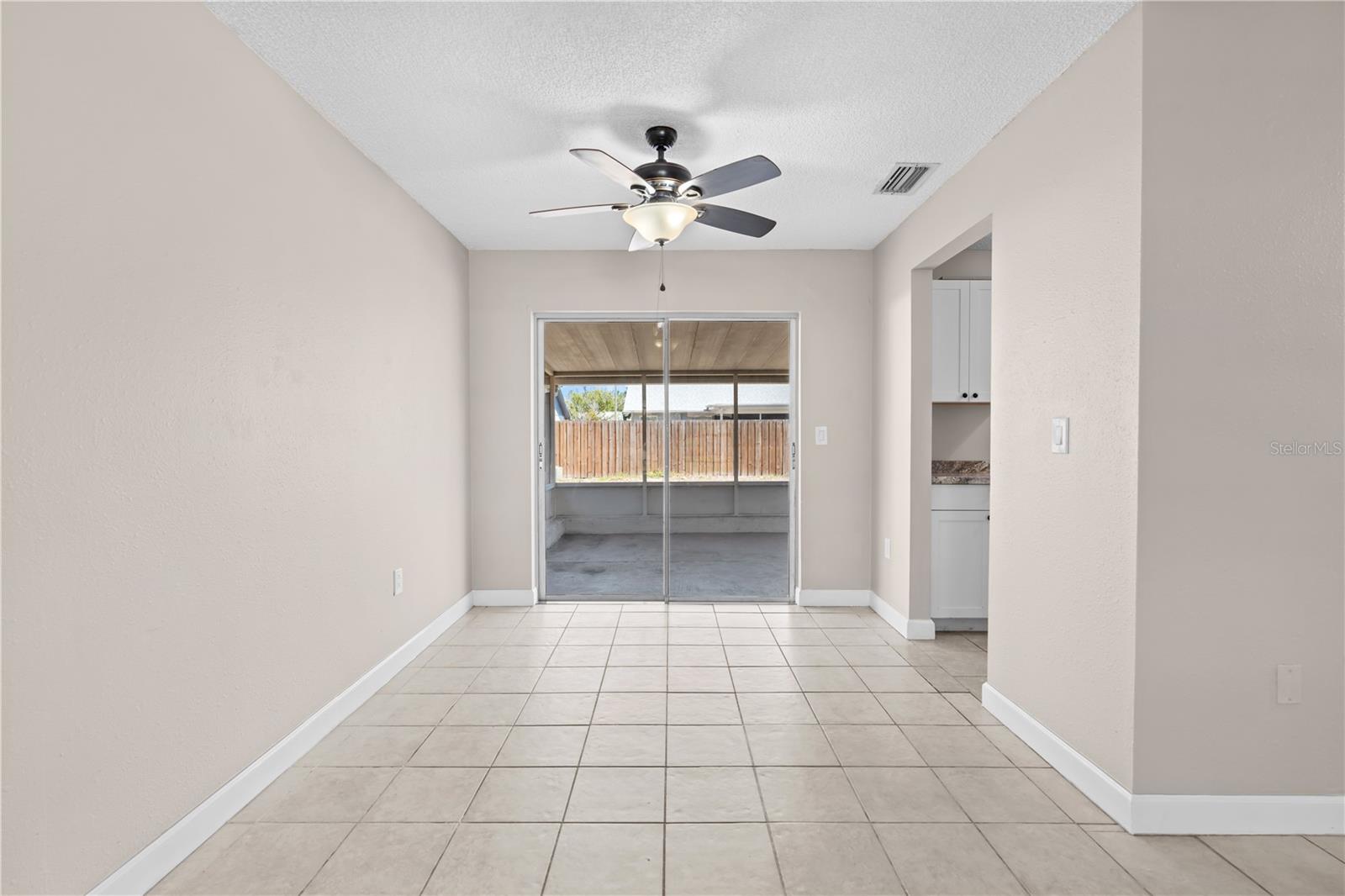 Listing photo id 14 for 7503 Culver Lane