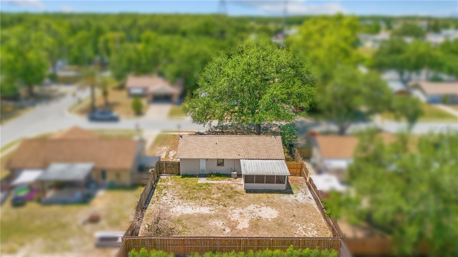 Listing photo id 3 for 7503 Culver Lane