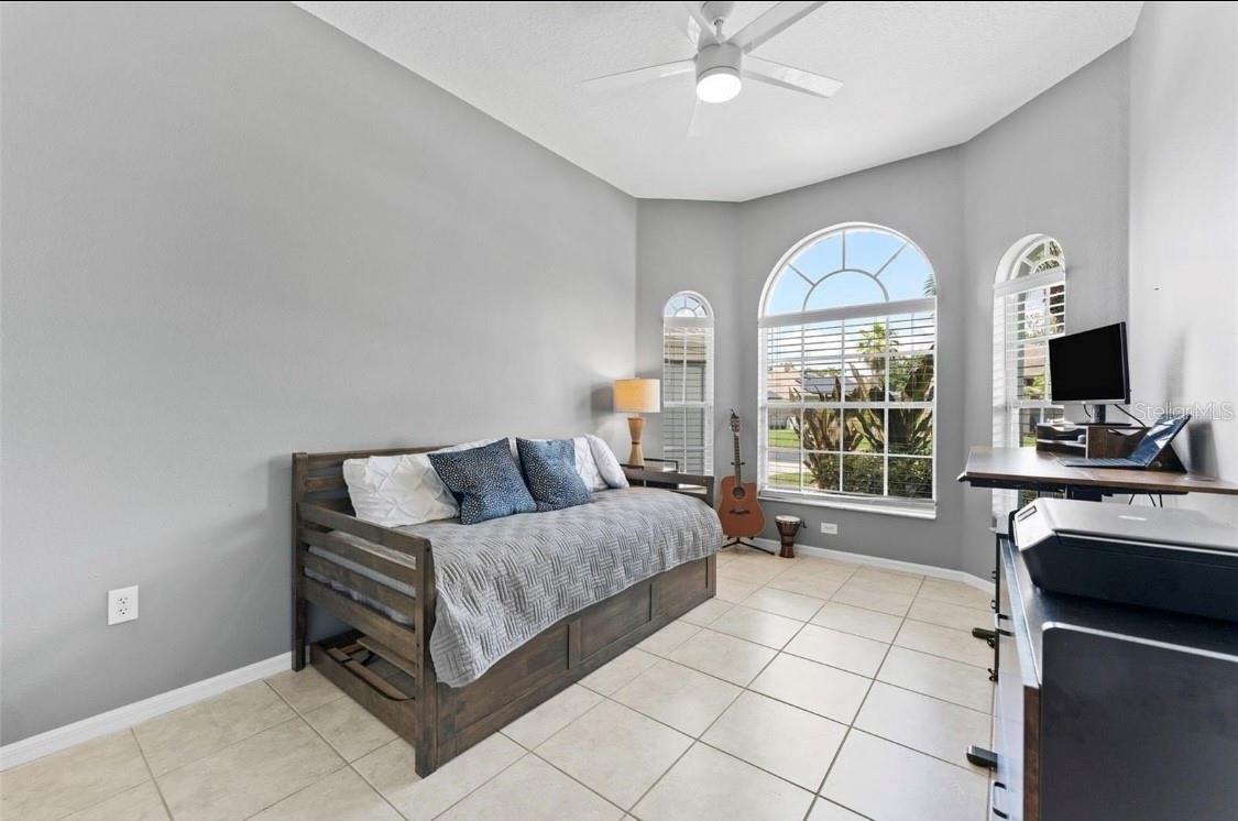 Image 17 of 43 For 12910 Vicksburg Drive
