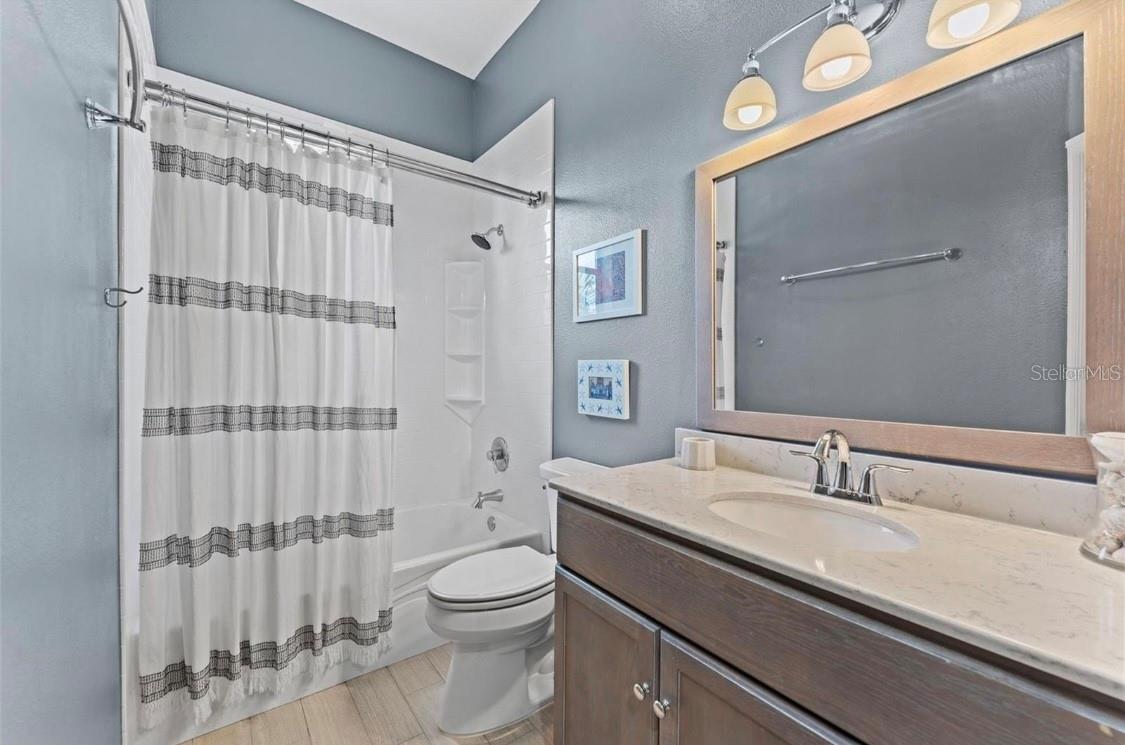 Image 23 of 43 For 12910 Vicksburg Drive