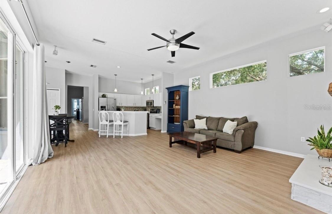 Image 8 of 43 For 12910 Vicksburg Drive