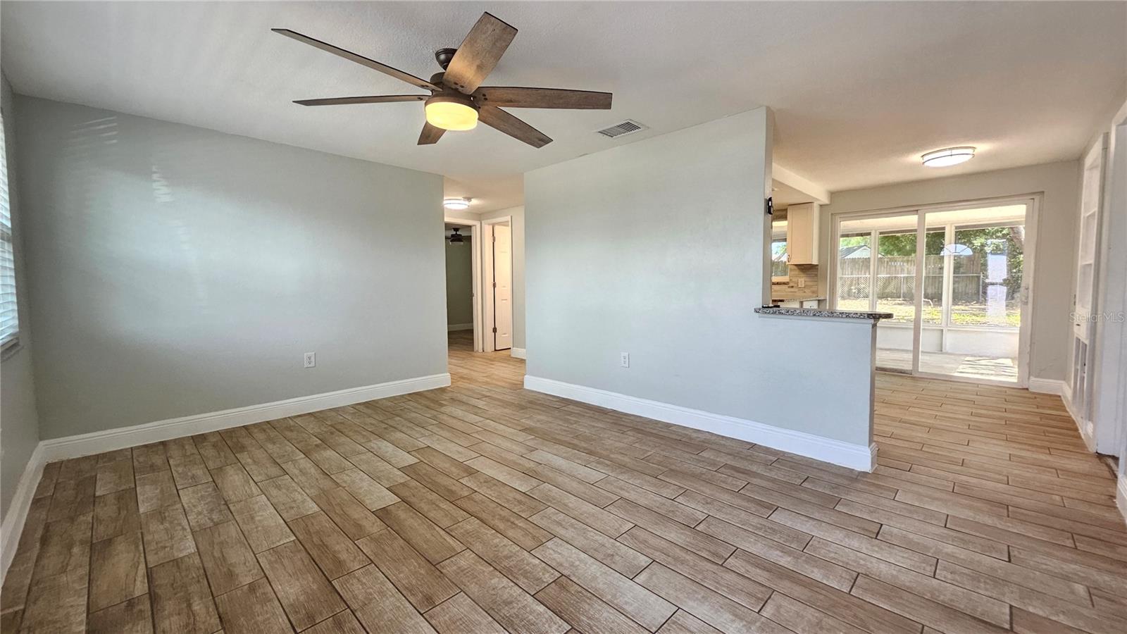 Image 4 of 24 For 6412 Pawling Avenue