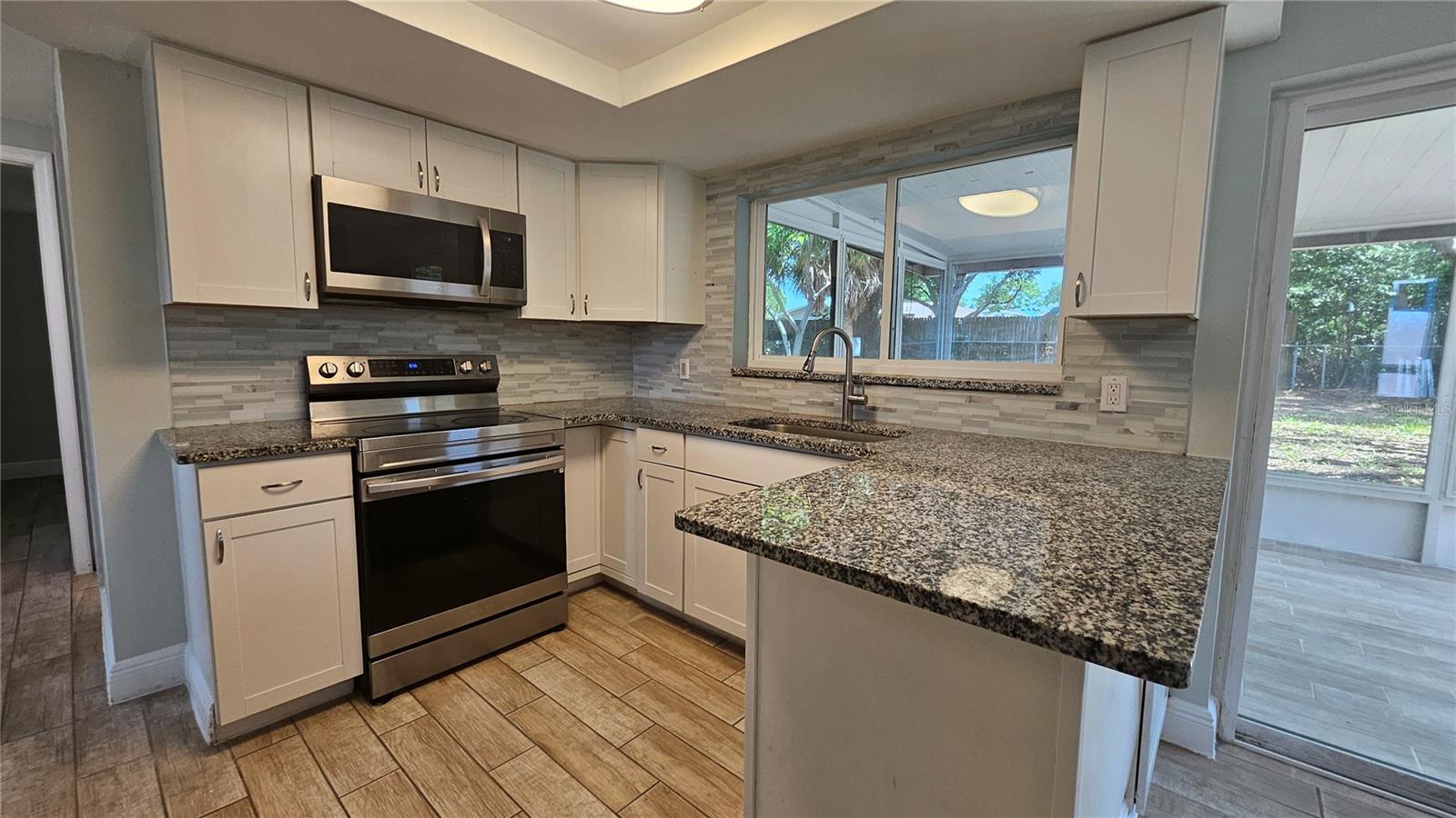 Image 8 of 24 For 6412 Pawling Avenue