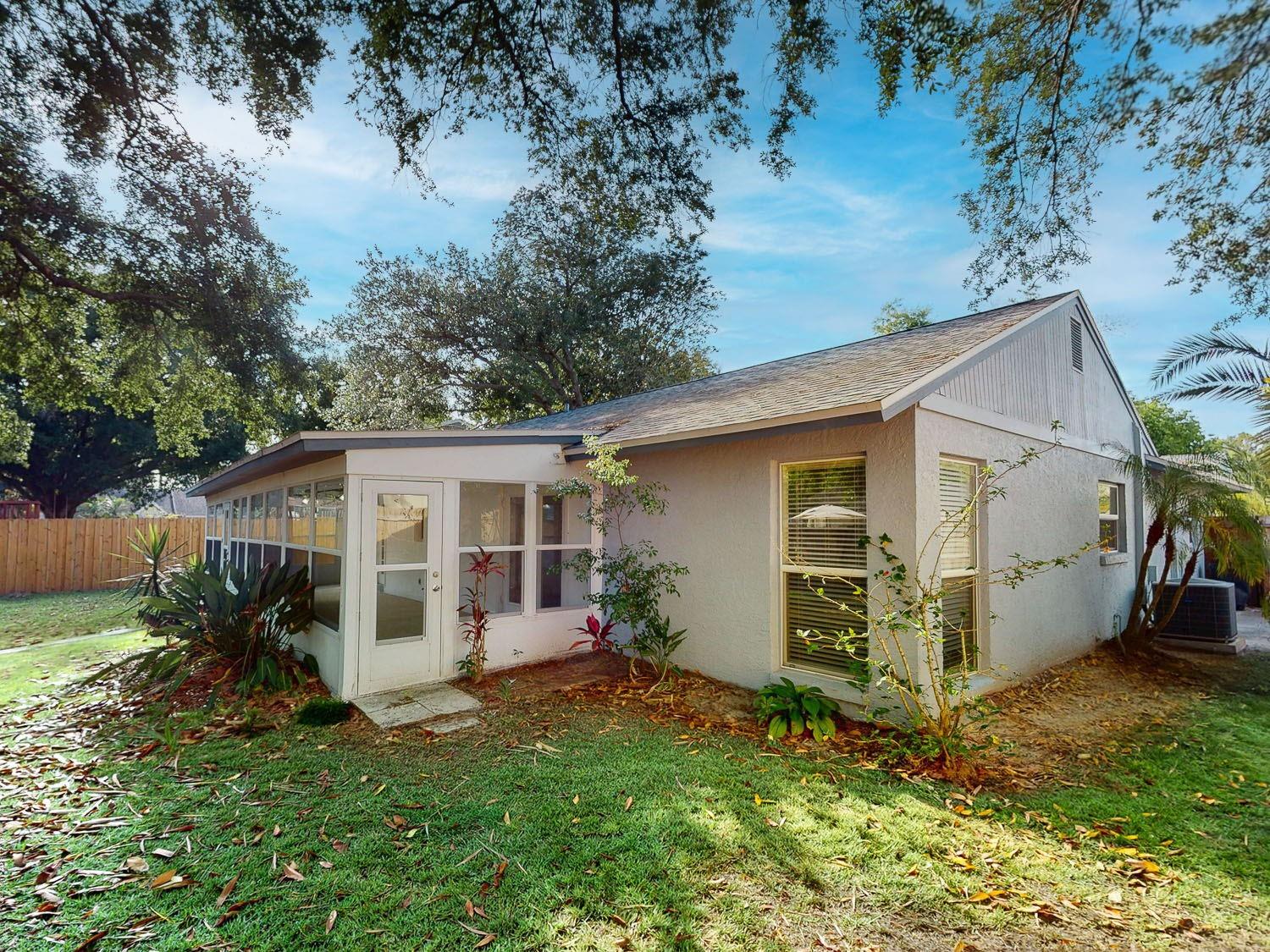Image 19 of 22 For 17628 Whistling Lane