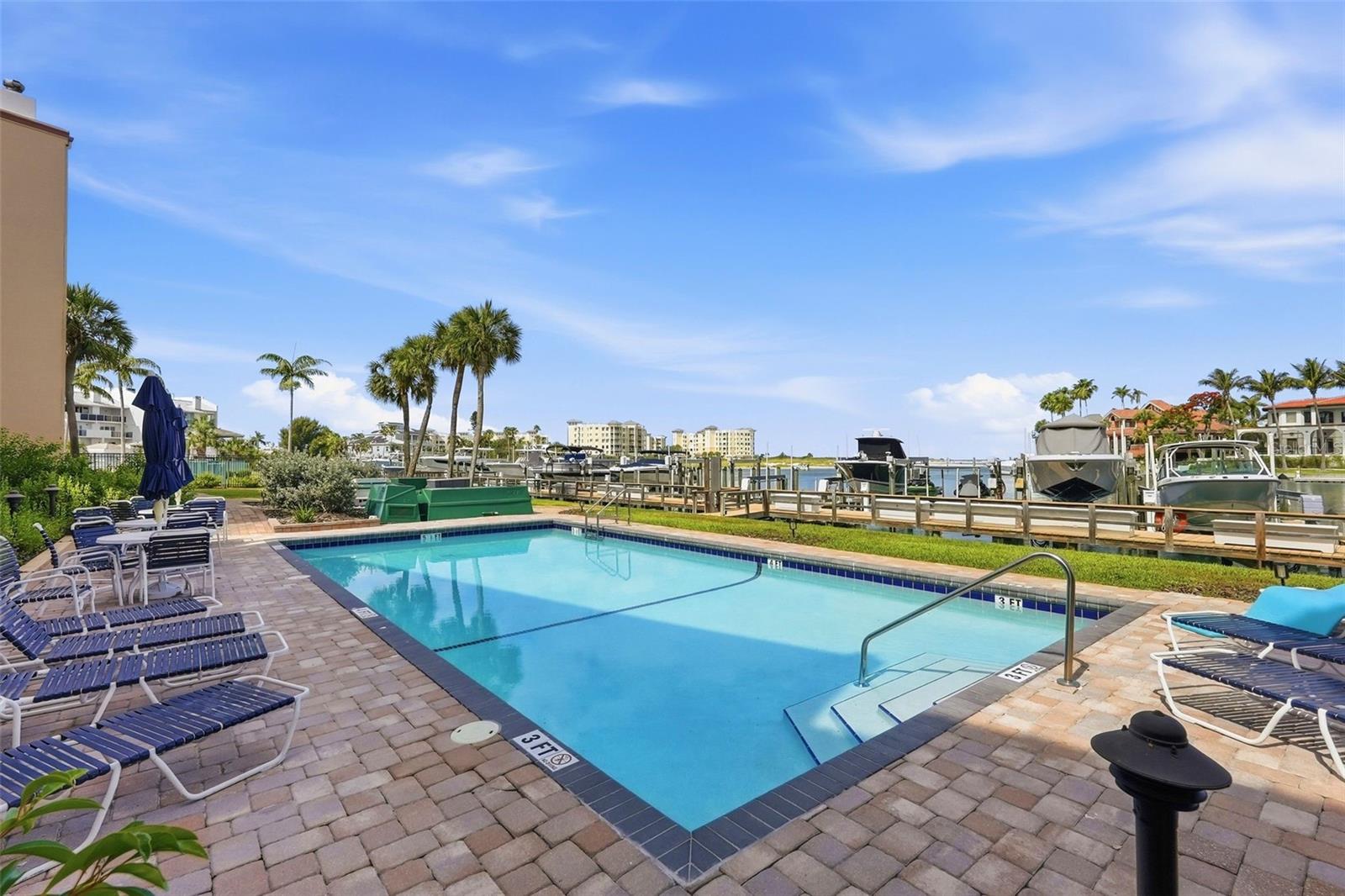 Listing photo id 8 for 1060 Pinellas Bayway S 204