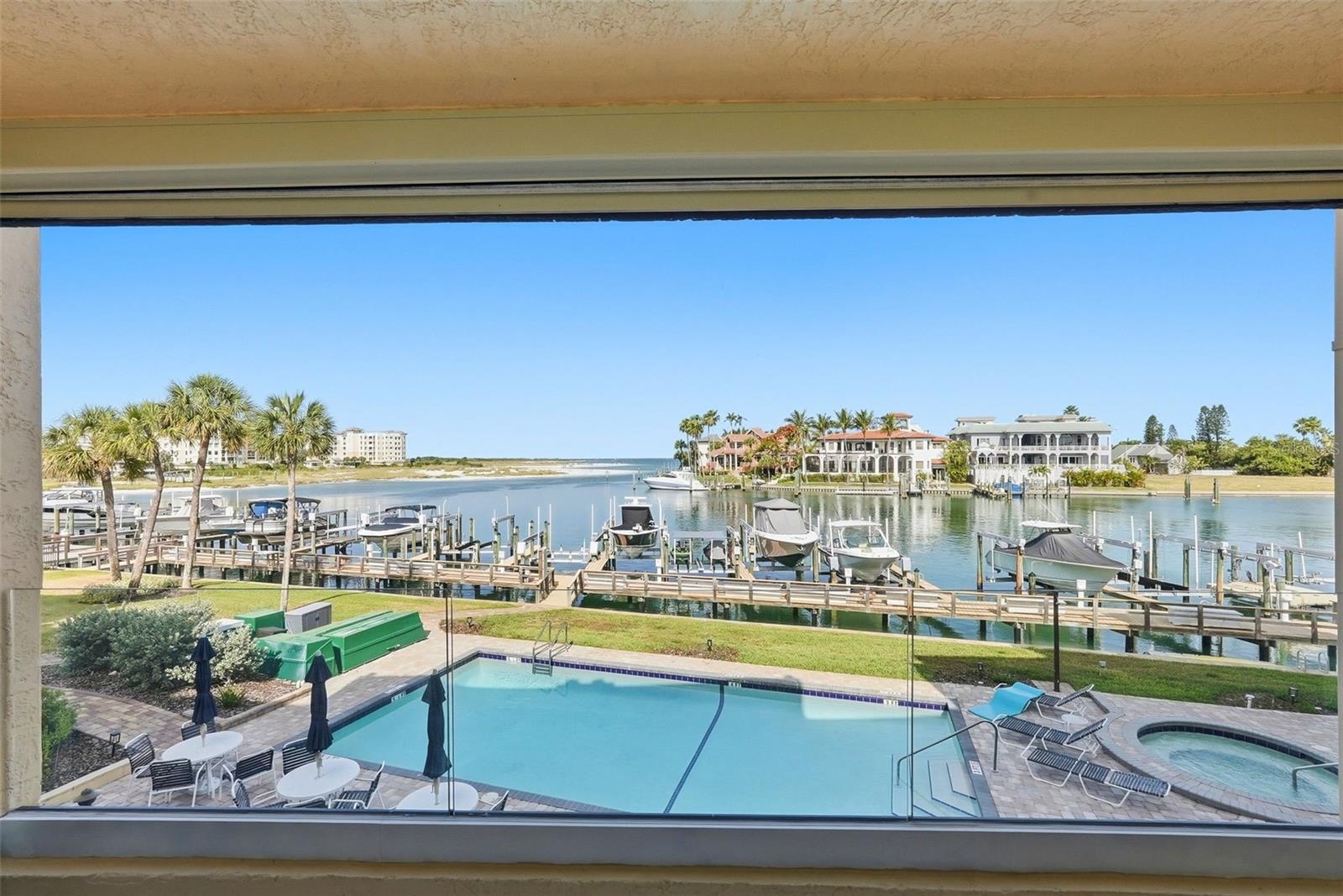 Listing photo id 9 for 1060 Pinellas Bayway S 204