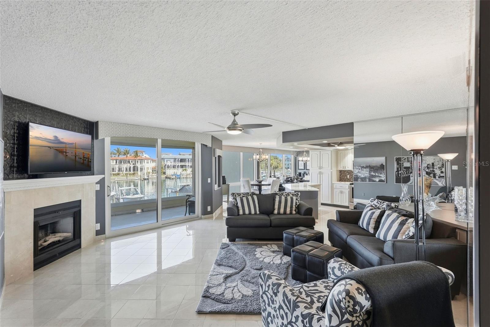 Listing photo id 11 for 1060 Pinellas Bayway S 204