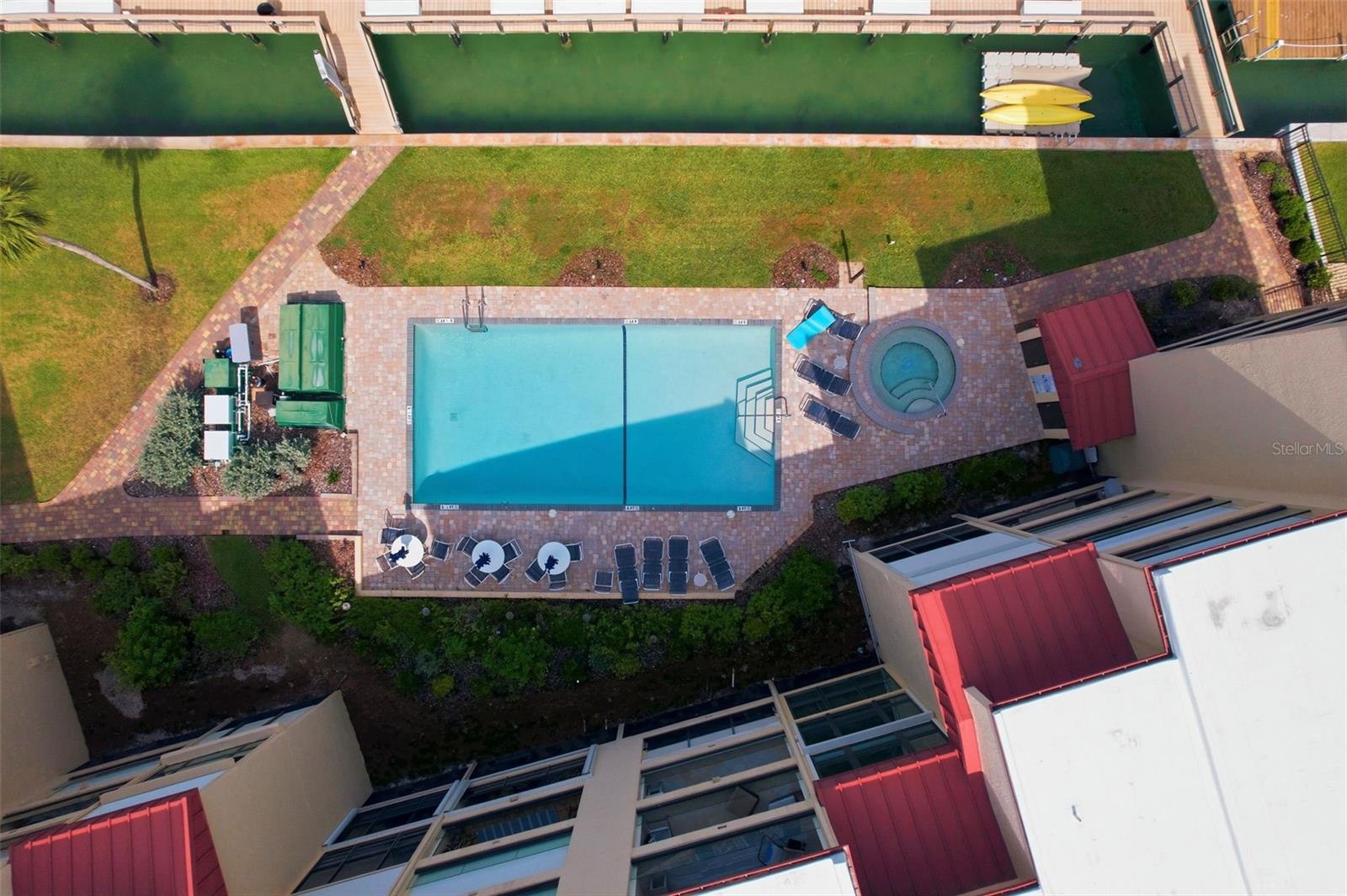 Listing photo id 14 for 1060 Pinellas Bayway S 204
