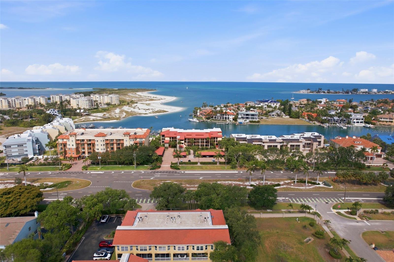 Listing photo id 0 for 1060 Pinellas Bayway S 204
