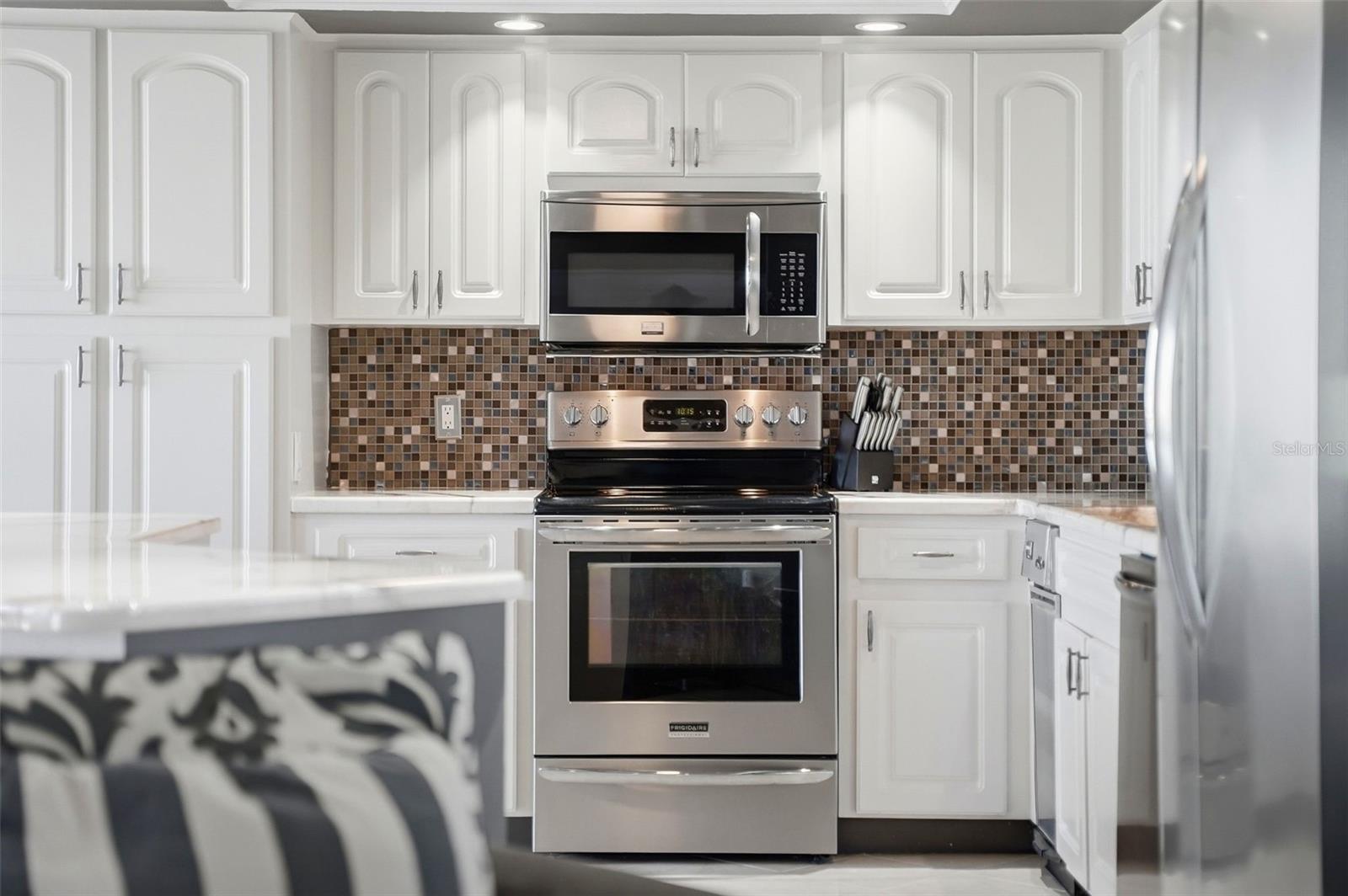 Listing photo id 19 for 1060 Pinellas Bayway S 204