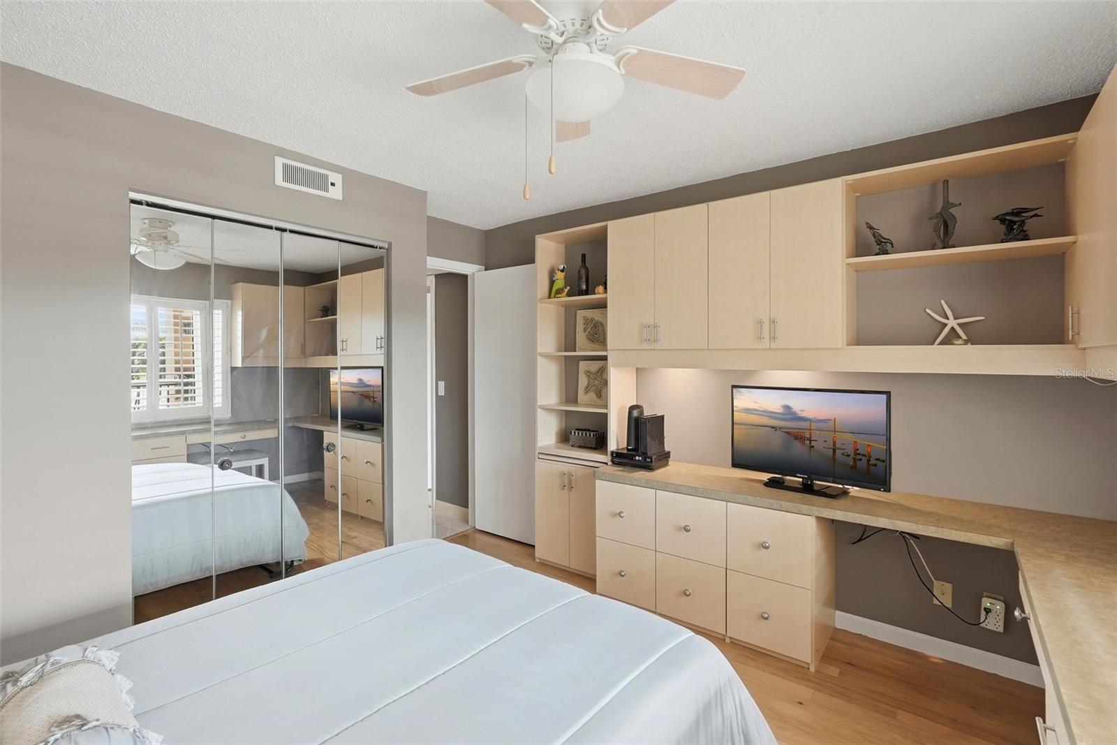 Listing photo id 21 for 1060 Pinellas Bayway S 204