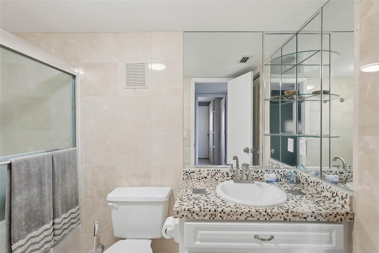 Listing photo id 24 for 1060 Pinellas Bayway S 204