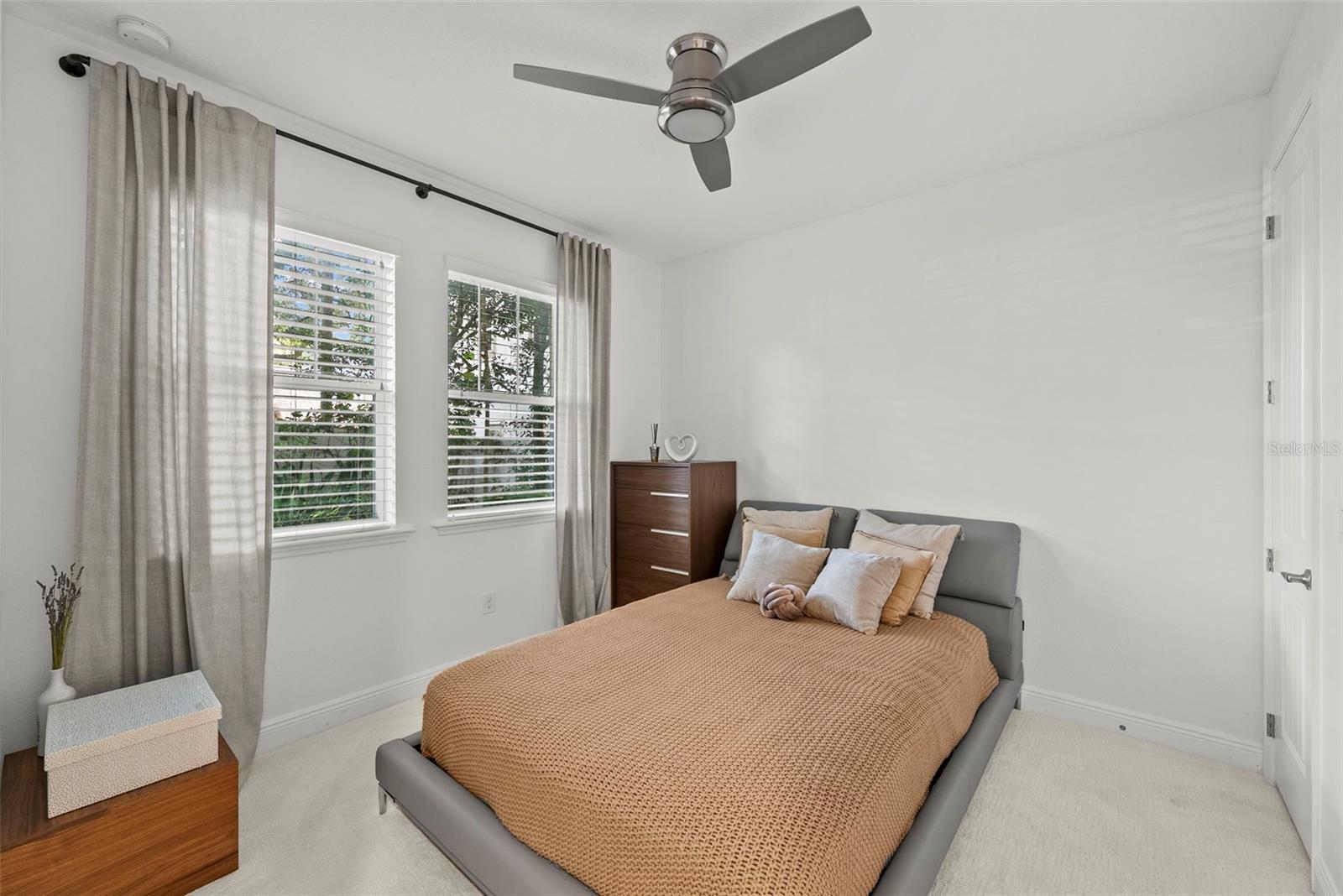 Image 4 of 47 For 420 Lincoln Avenue