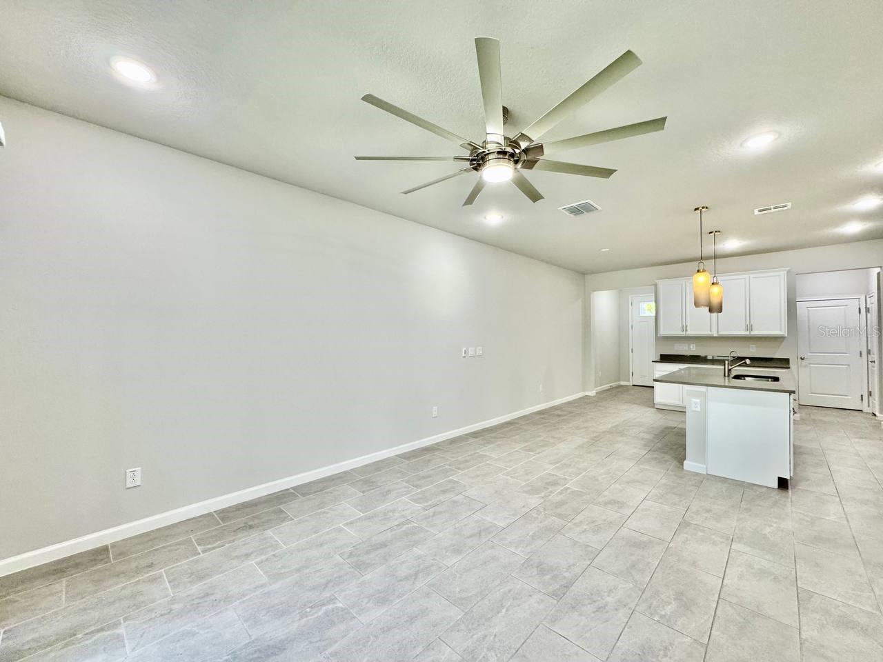 Image 13 of 35 For 8509 Primrose Willow Place
