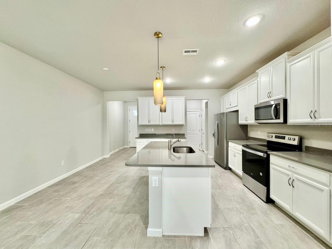 Image 5 of 35 For 8509 Primrose Willow Place