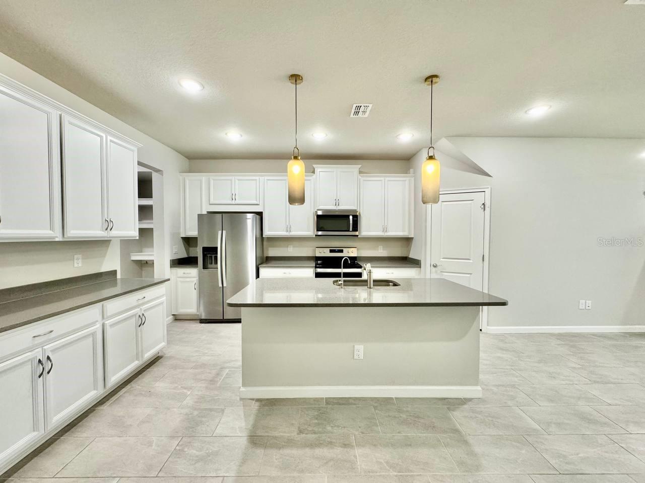 Image 6 of 35 For 8509 Primrose Willow Place