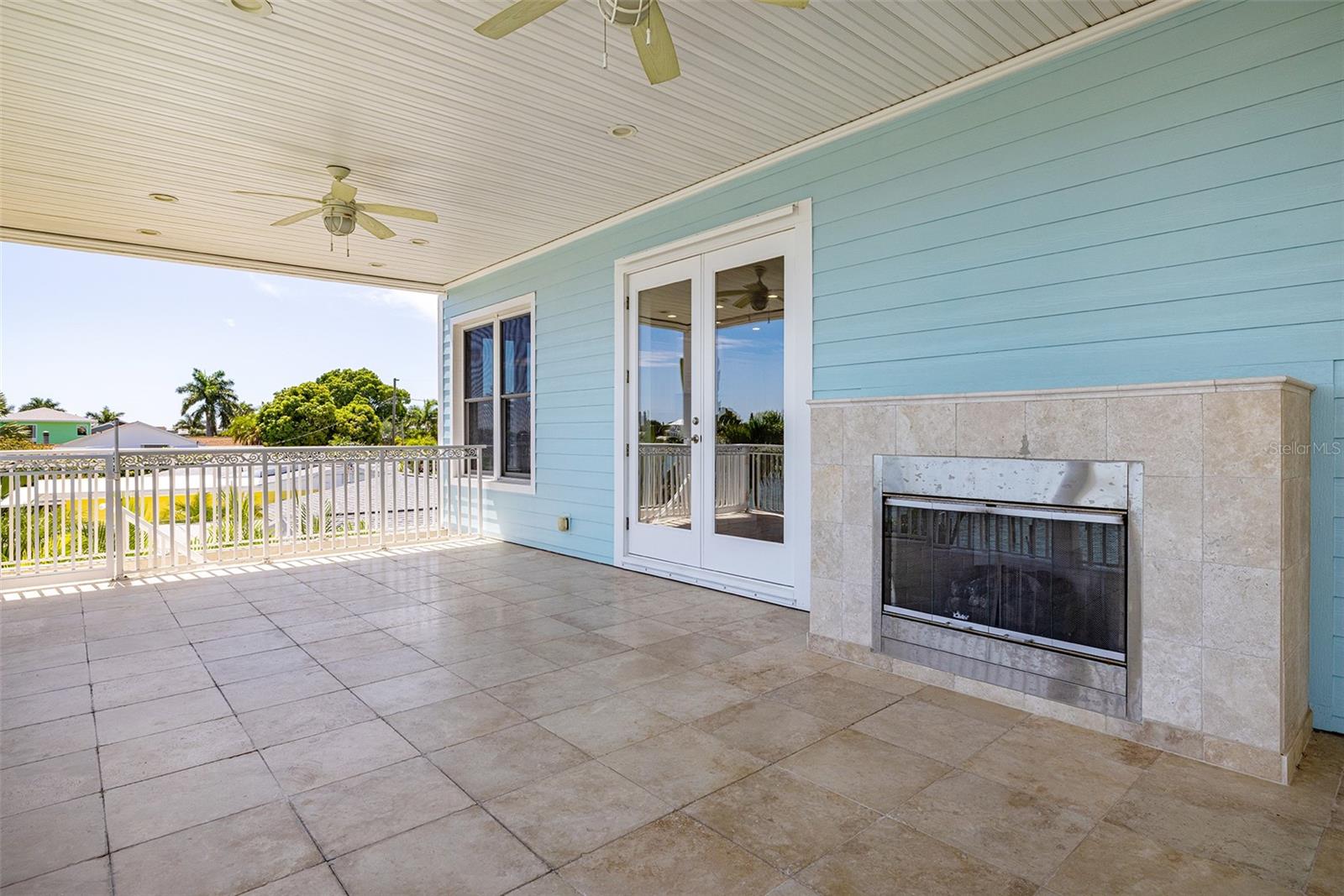 Image 19 of 69 For 821 Bay Point Drive