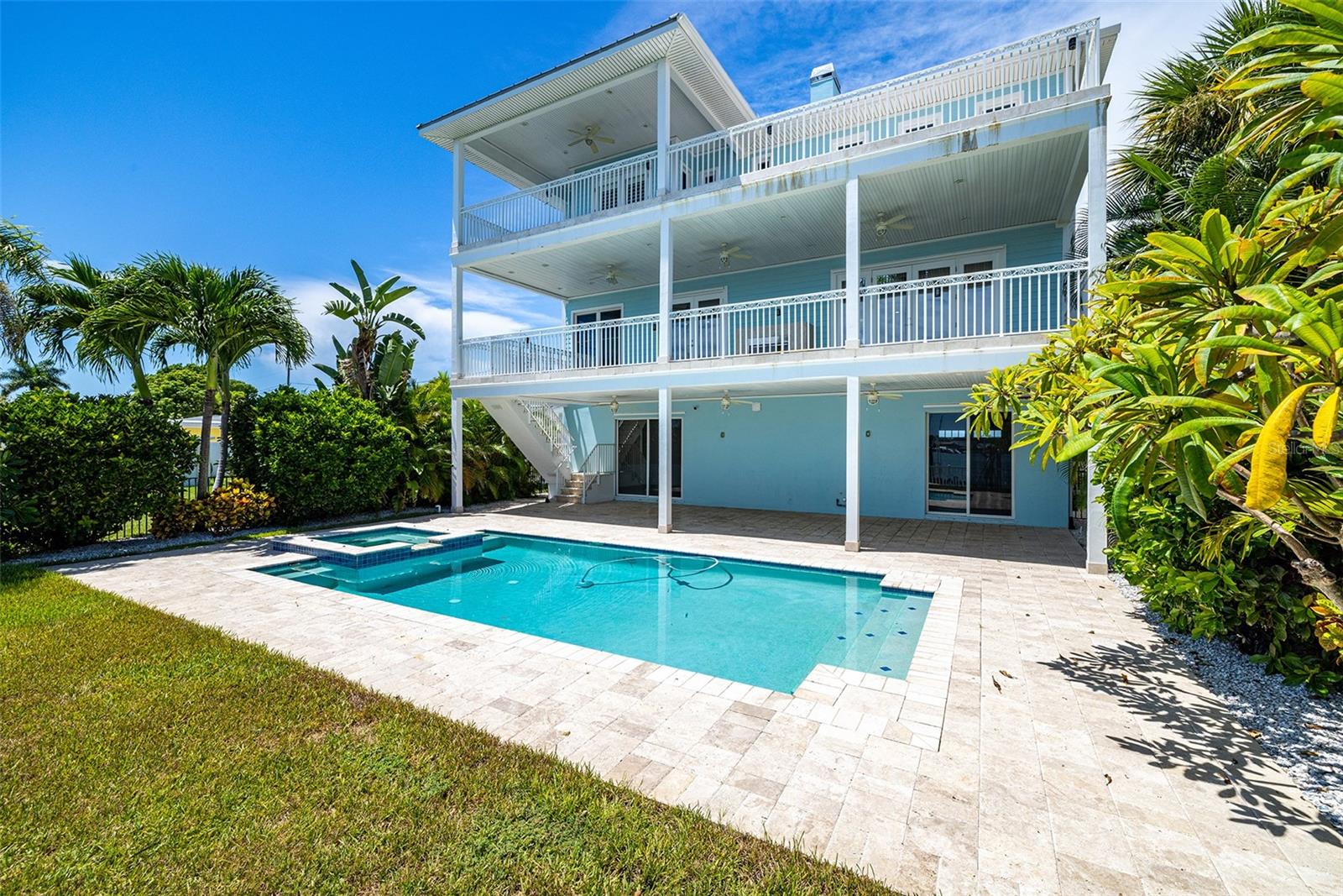 Image 4 of 69 For 821 Bay Point Drive