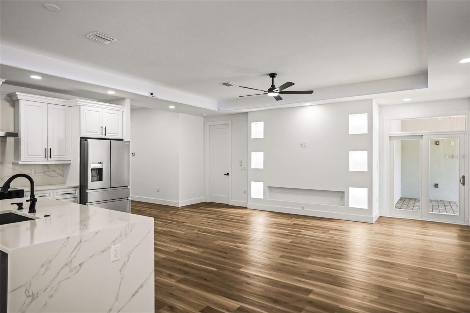 Image 12 of 62 For 330 Archimedes Street