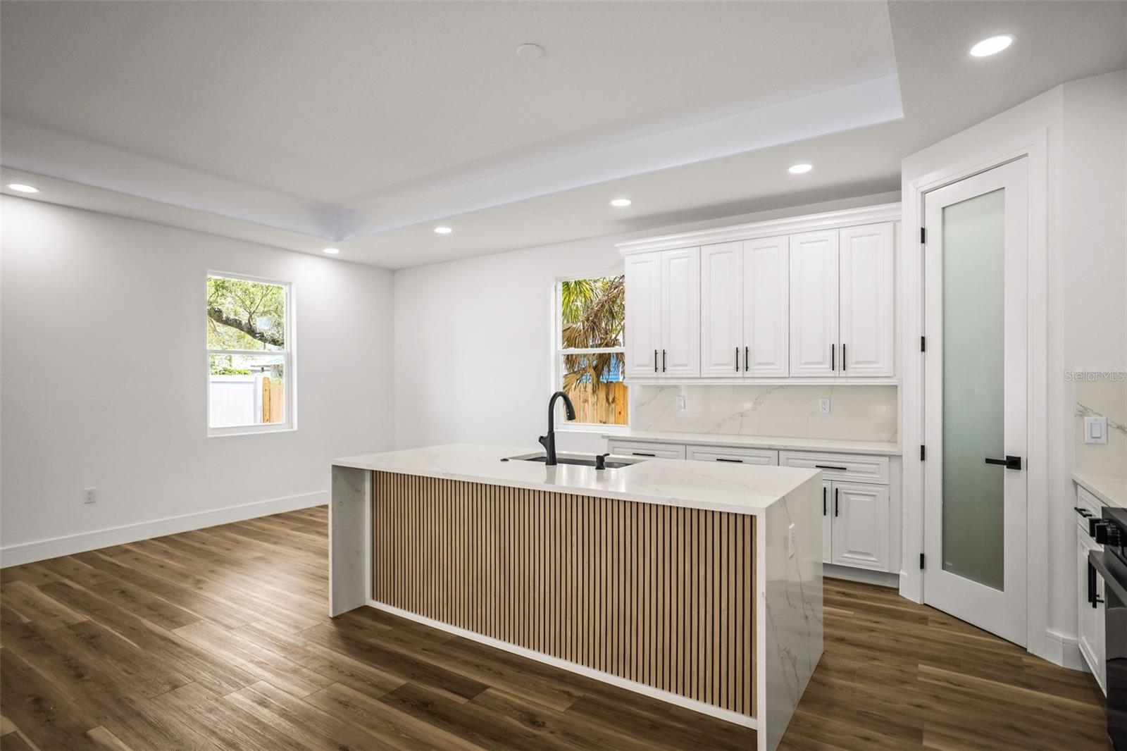 Image 13 of 62 For 330 Archimedes Street