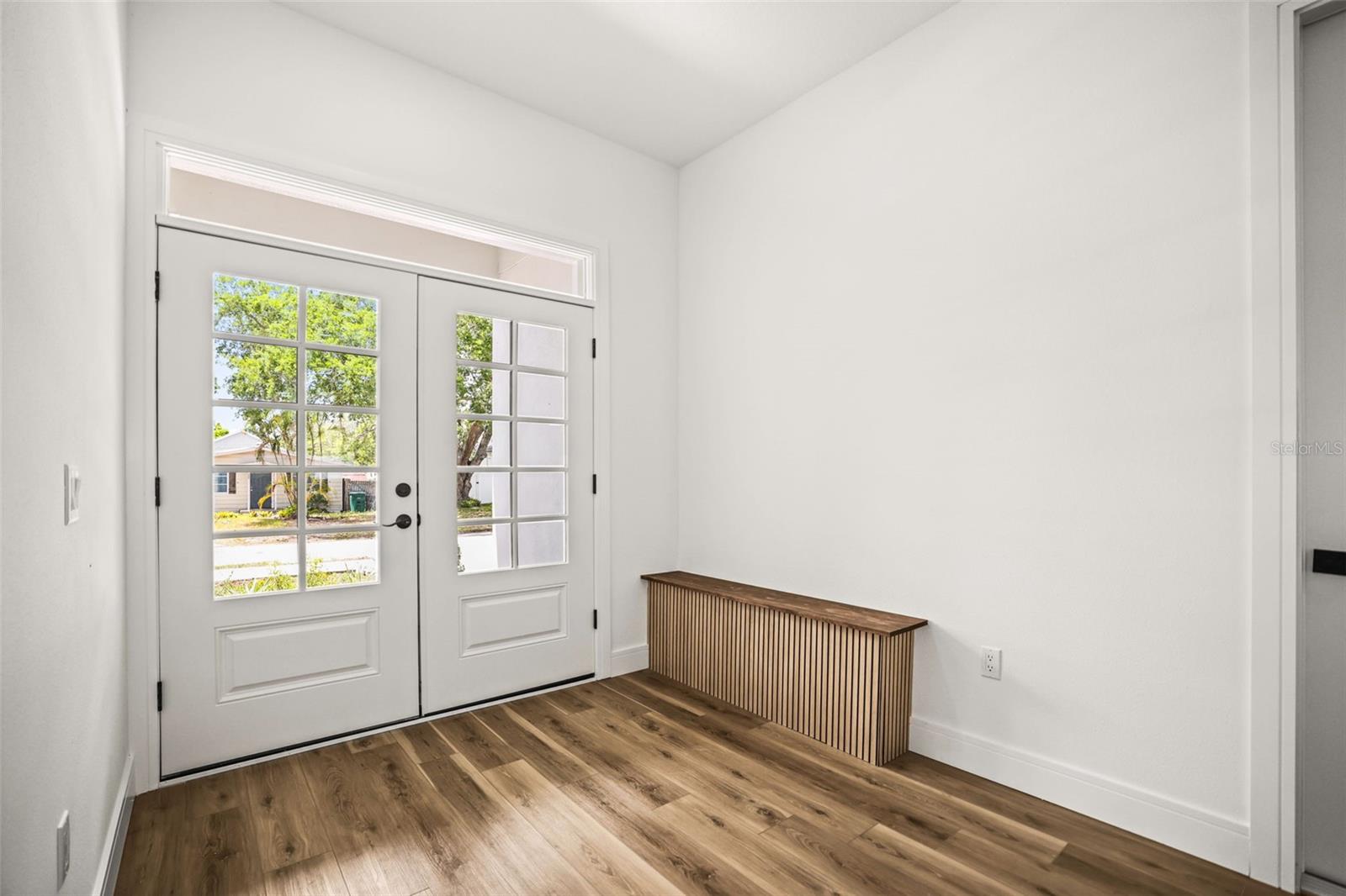 Image 14 of 62 For 330 Archimedes Street