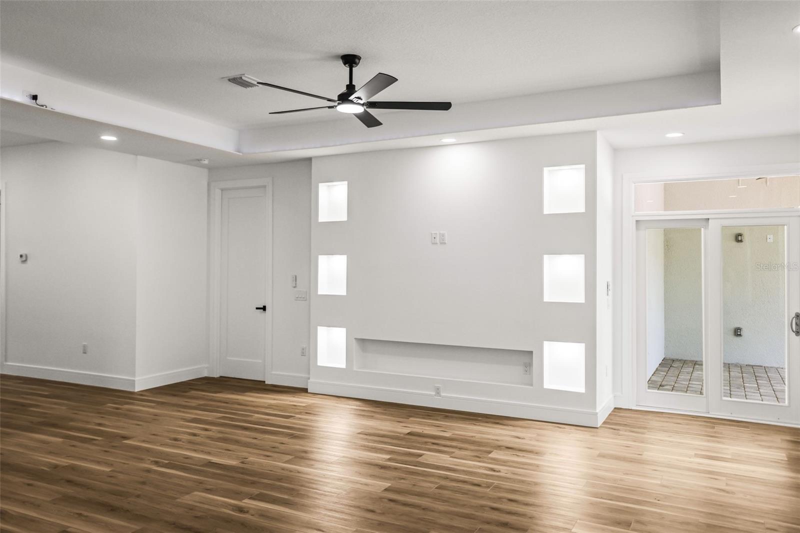 Image 17 of 62 For 330 Archimedes Street