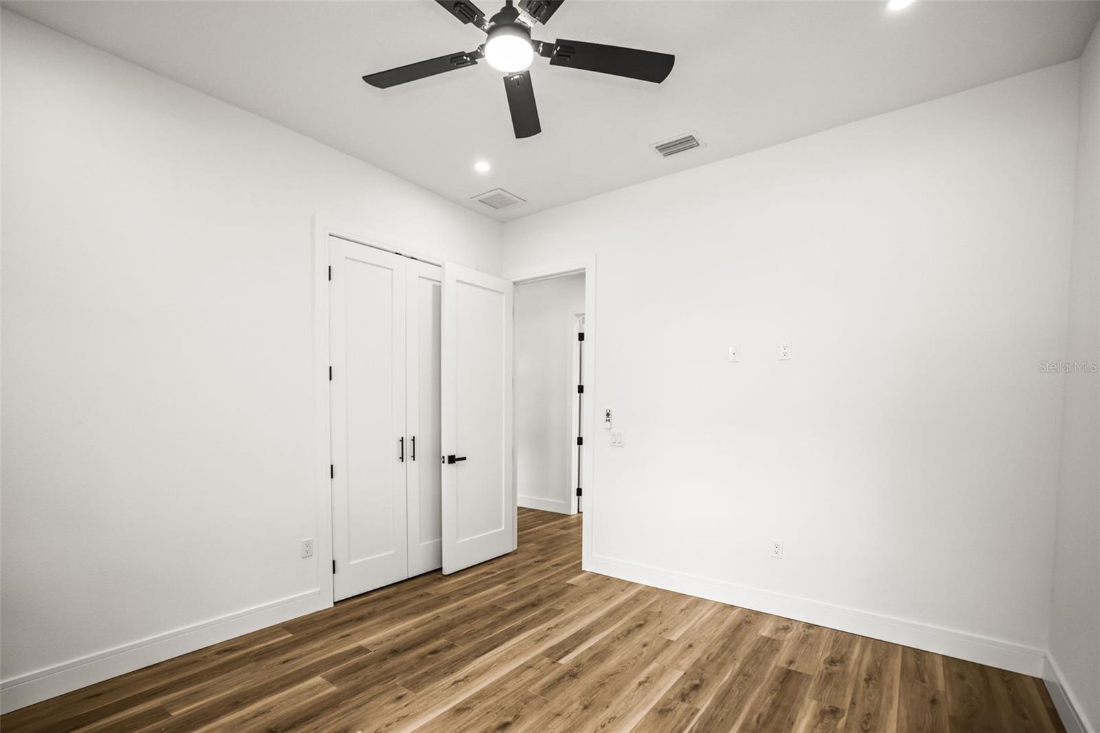 Image 21 of 62 For 330 Archimedes Street