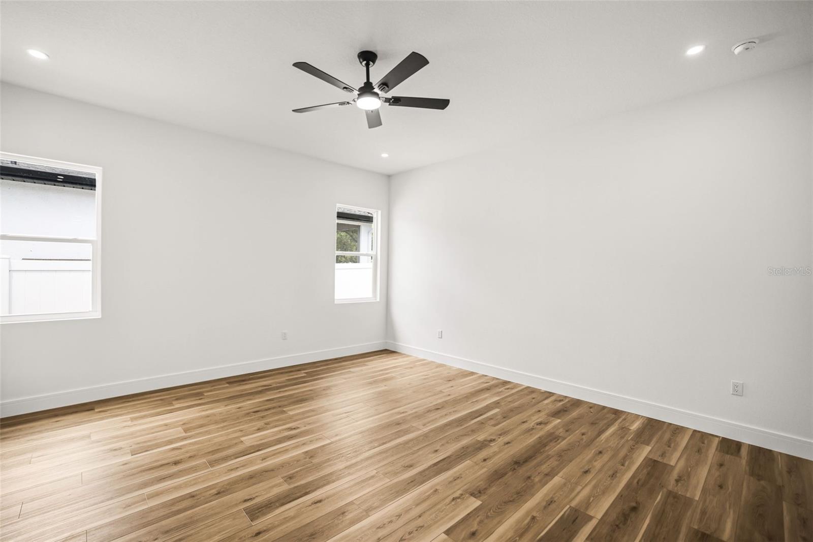 Image 22 of 62 For 330 Archimedes Street