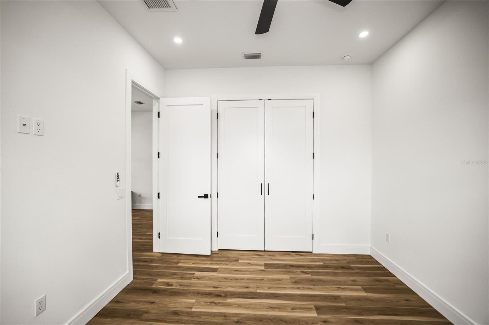 Image 35 of 62 For 330 Archimedes Street
