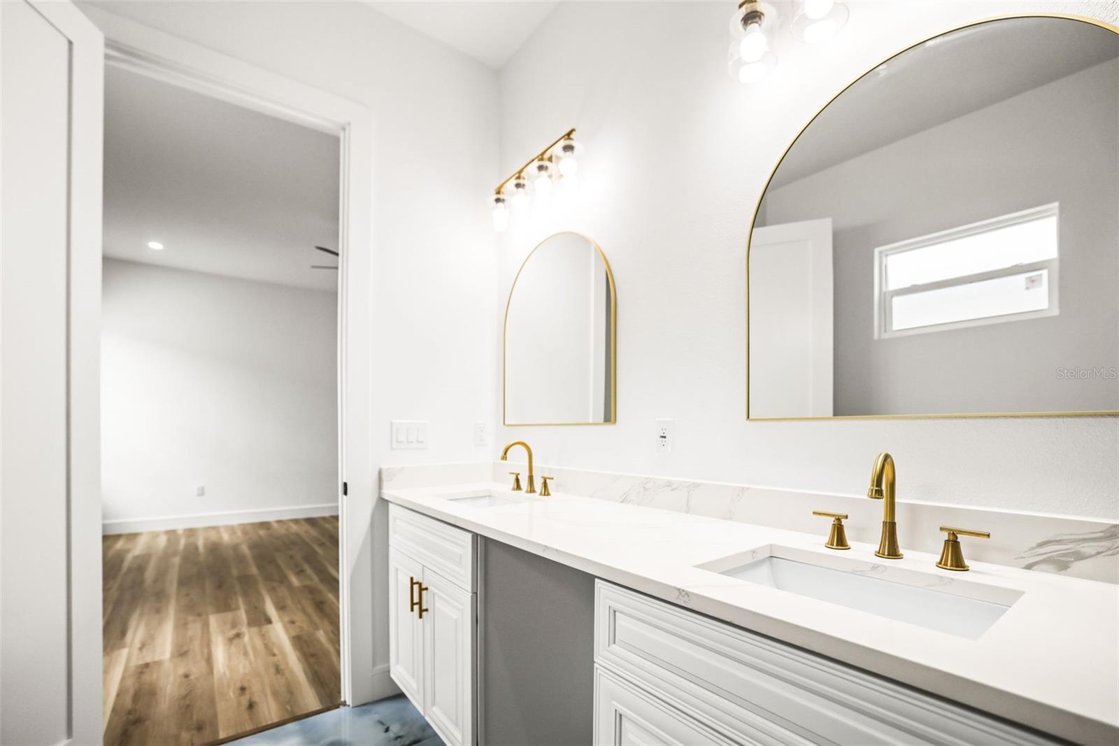Image 41 of 62 For 330 Archimedes Street
