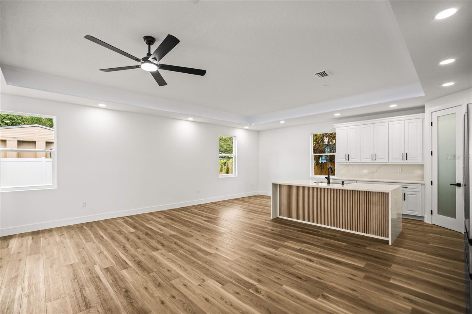 Image 8 of 62 For 330 Archimedes Street
