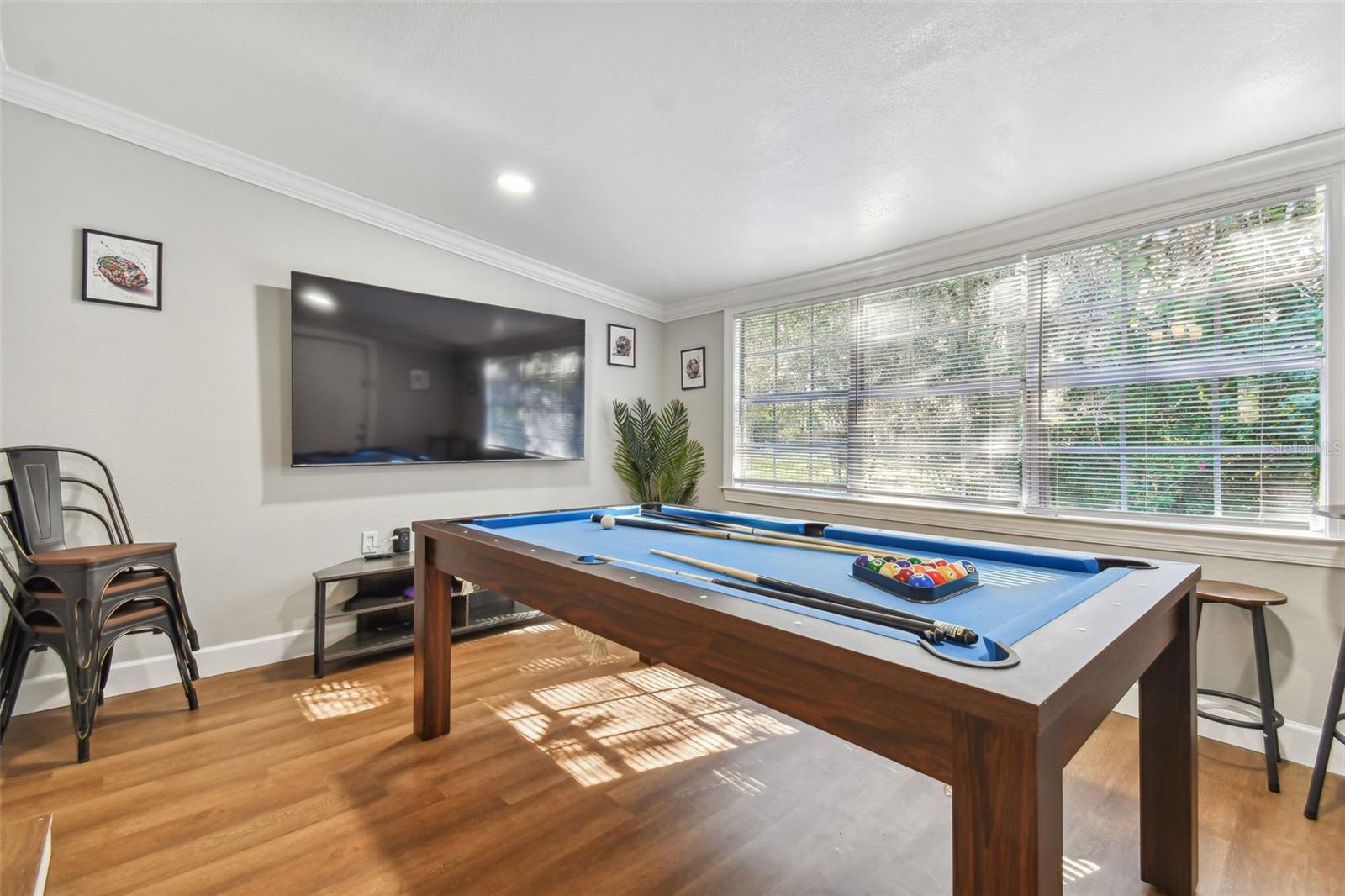 Listing photo id 36 for 414 Joyce Avenue
